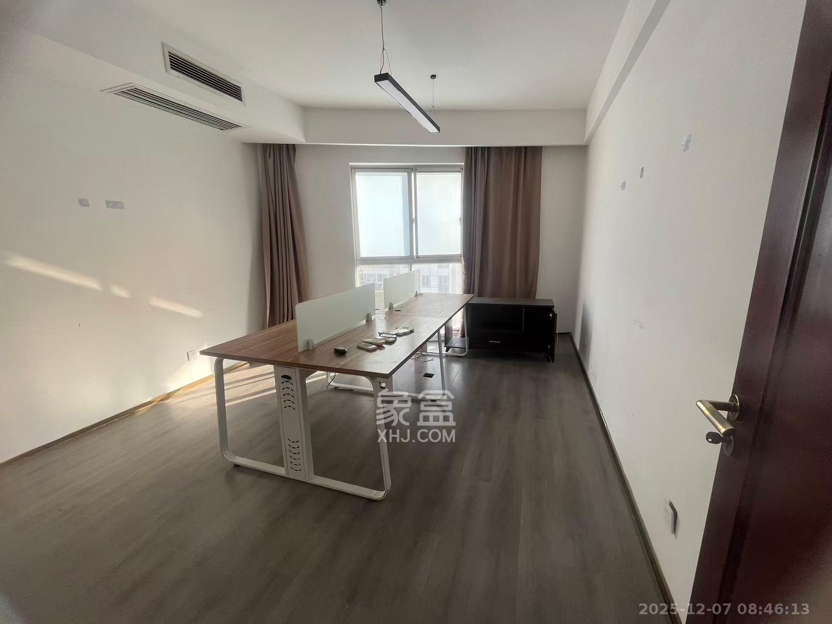 华雅花园 5室2厅2卫 15000.0元/月 华雅花园 5室2厅2卫 15000.0元/月室内图