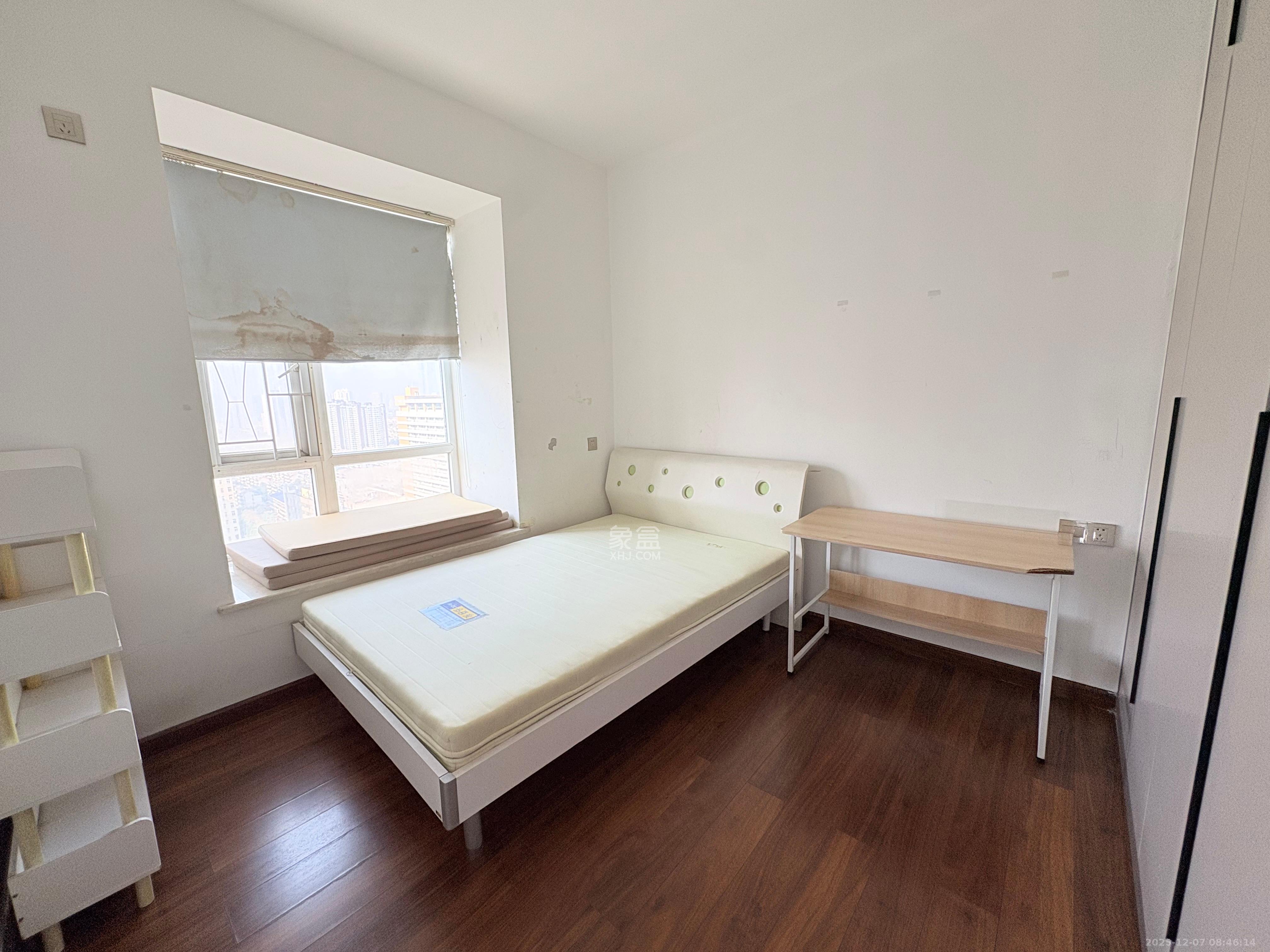 泊爱蓝湾  3室2厅3卫    3600.0元/月室内图