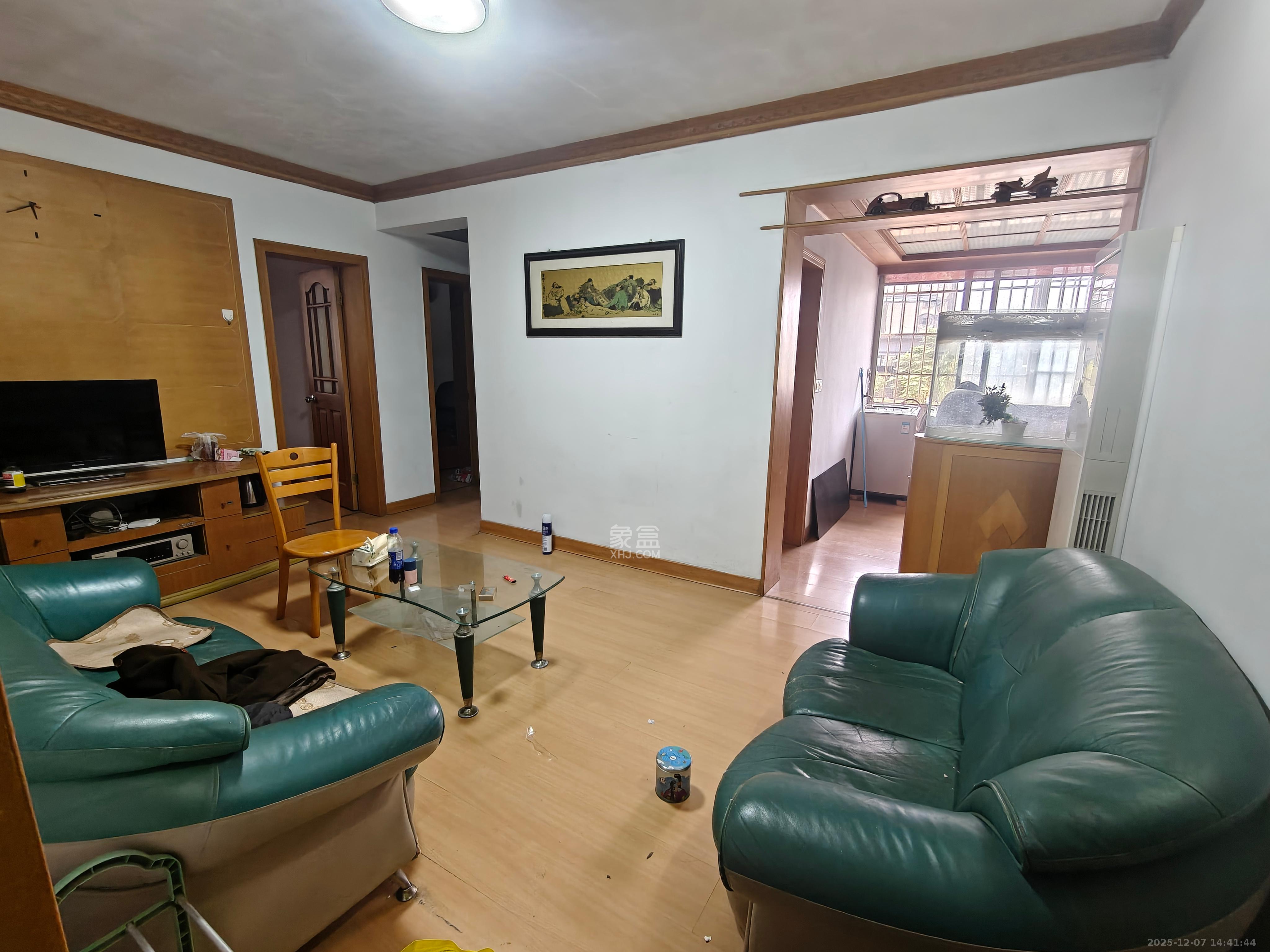 下碧湘街小区  2室1厅1卫    2100.0元/月