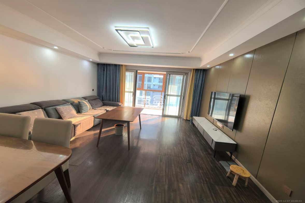 绿地湖湘中心 3室2厅2卫 6000.0元/月 绿地湖湘中心 3室2厅2卫 6000.0元/月室内图