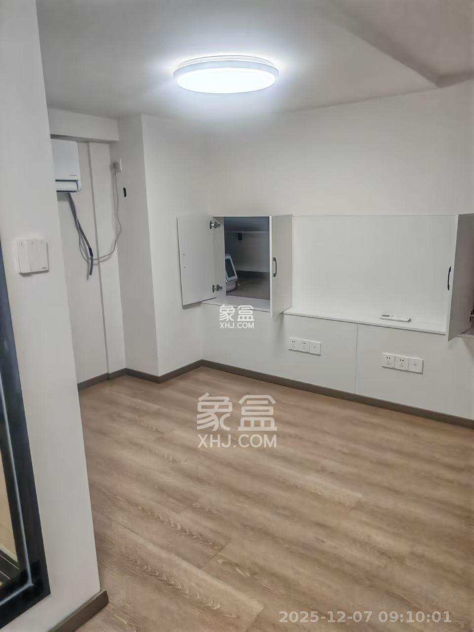 世茂璀璨天城公寓 4室1厅1卫 5500.0元/月 世茂璀璨天城公寓 4室1厅1卫 5500.0元/月室内图