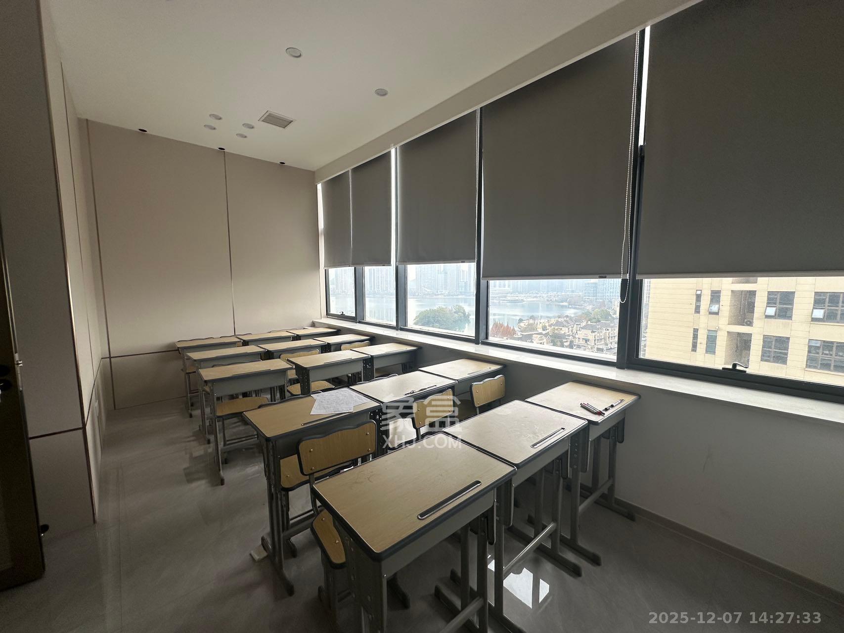 天祥水晶湾   139.0㎡      6800.0元/月室内图