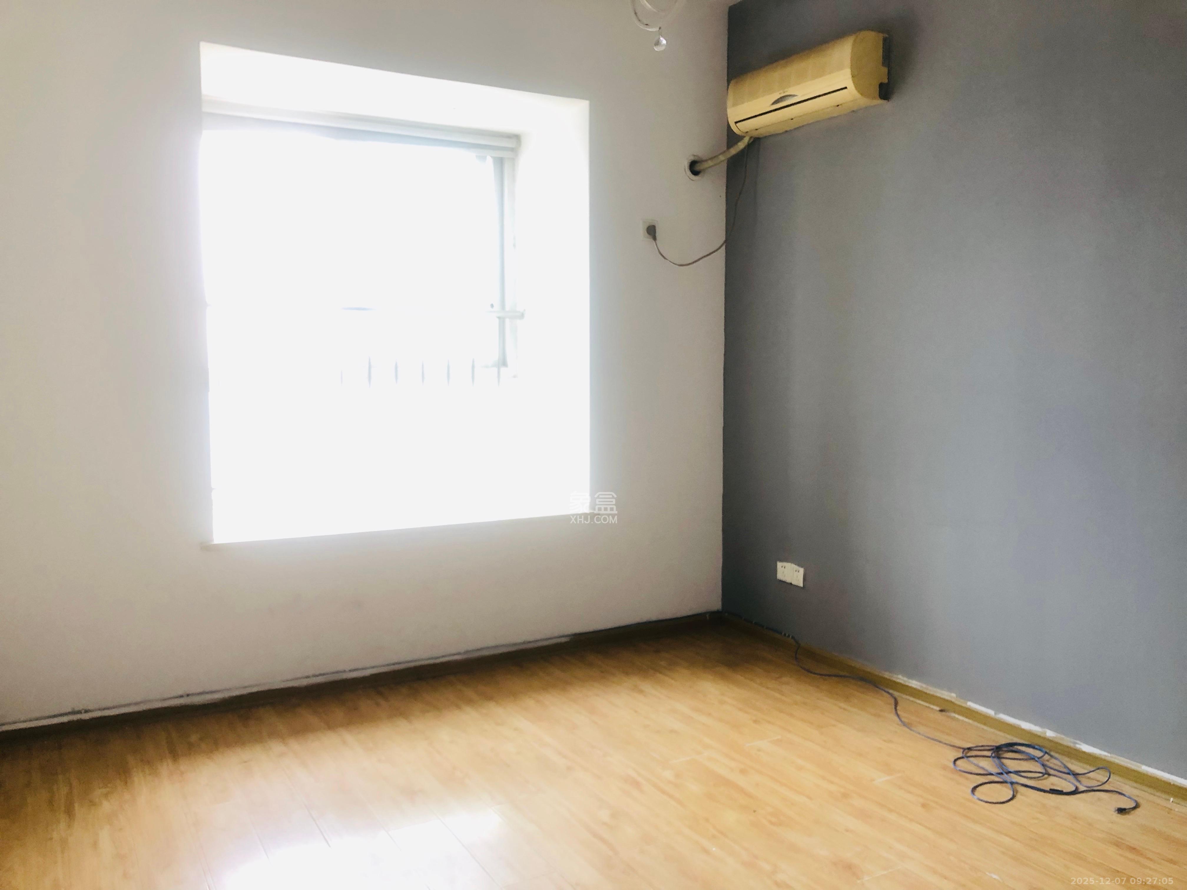 上河国际C区  3室2厅1卫    2500.0元/月室内图