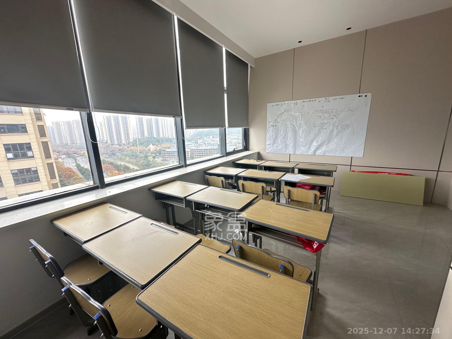 天祥水晶湾   139.0㎡      6800.0元/月室内图