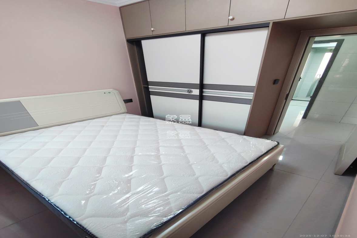 桥头家园二期(桥头家苑二期) 3室2厅2卫 2200.0元/月 桥头家园二期(桥头家苑二期) 3室2厅2卫 2200.0元/月室内图