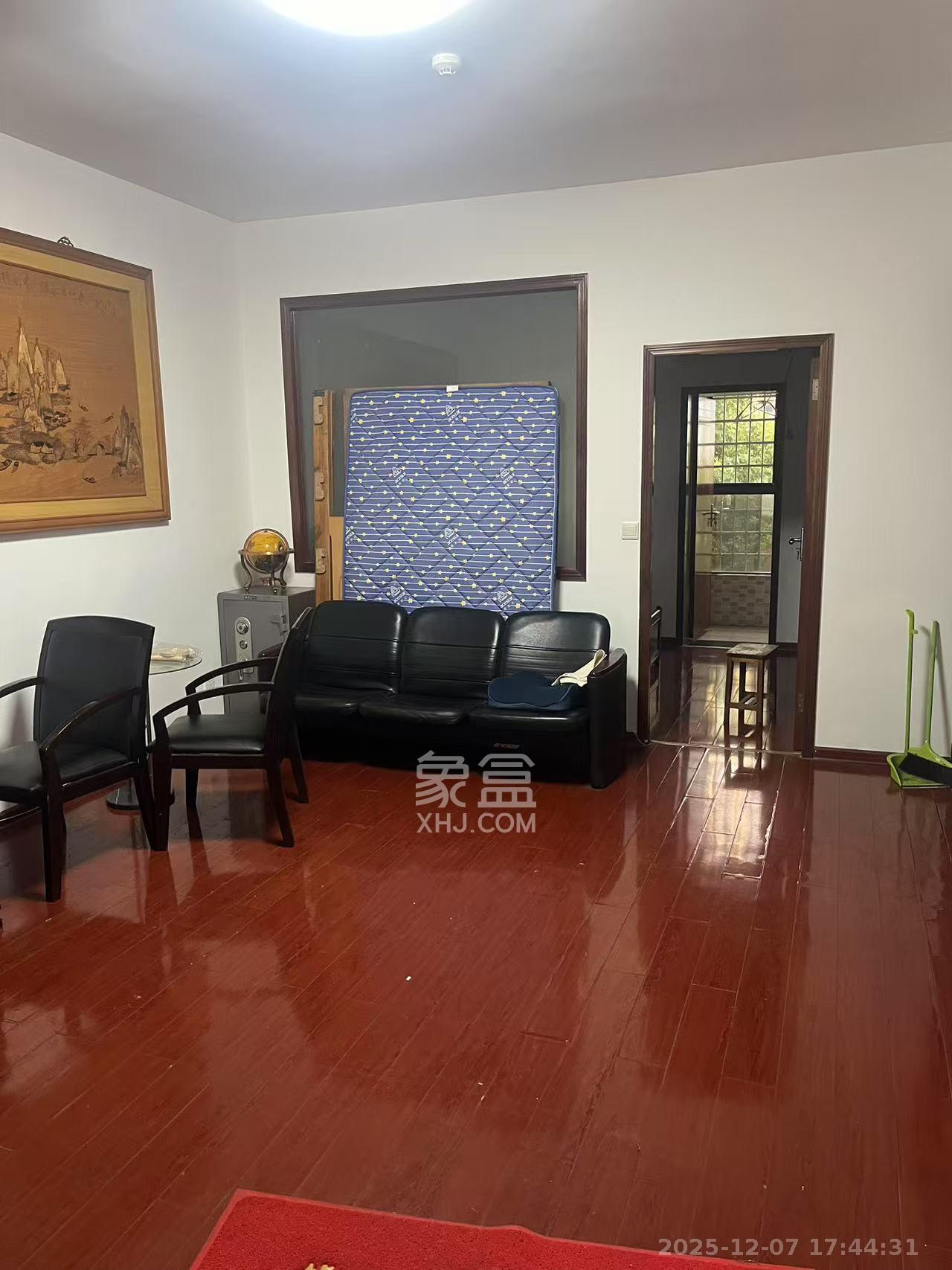 满庭芳小区  1室1厅1卫    1700.0元/月