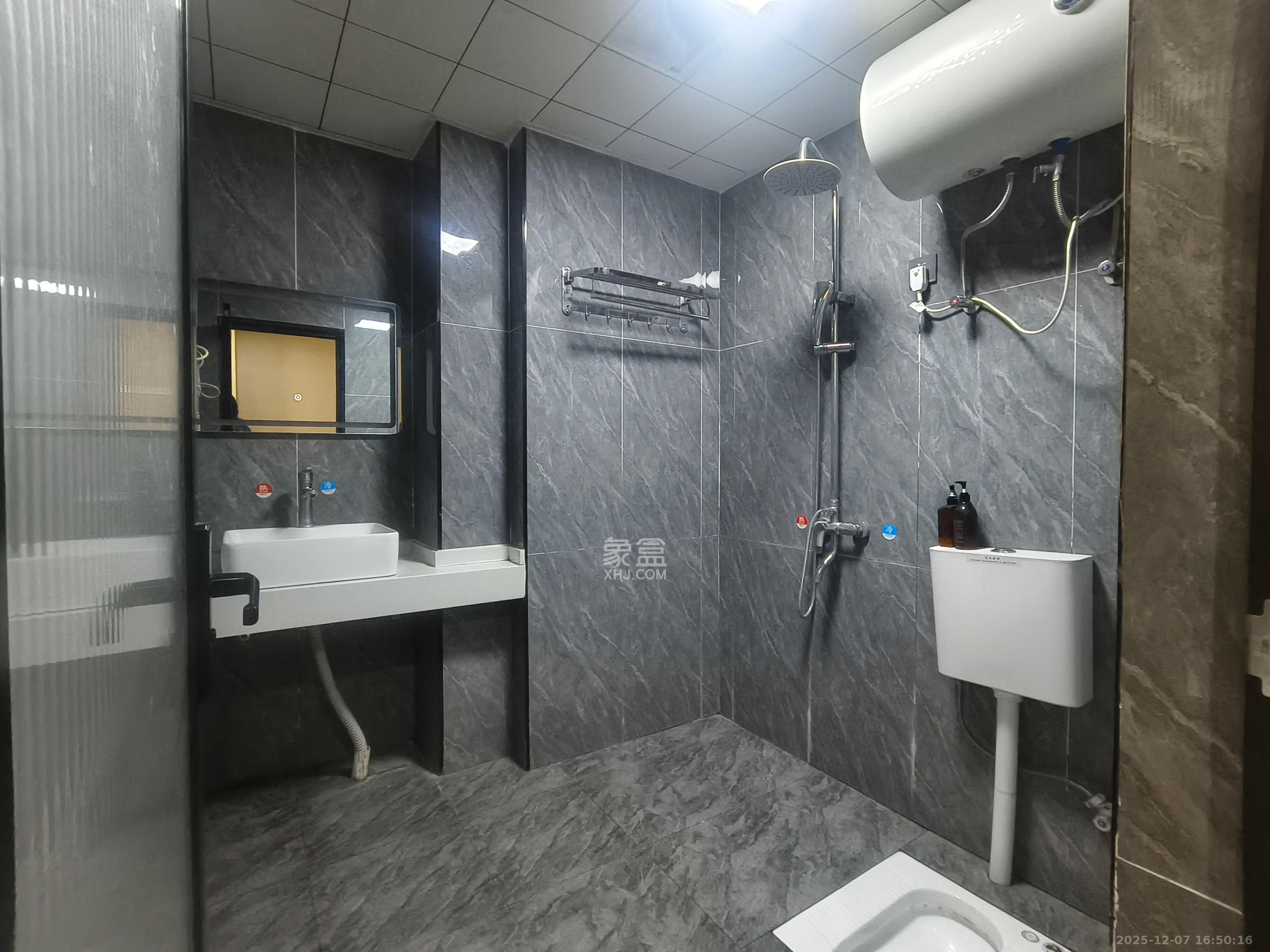 中建嘉和城  1室1厅1卫    1300.0元/月室内图