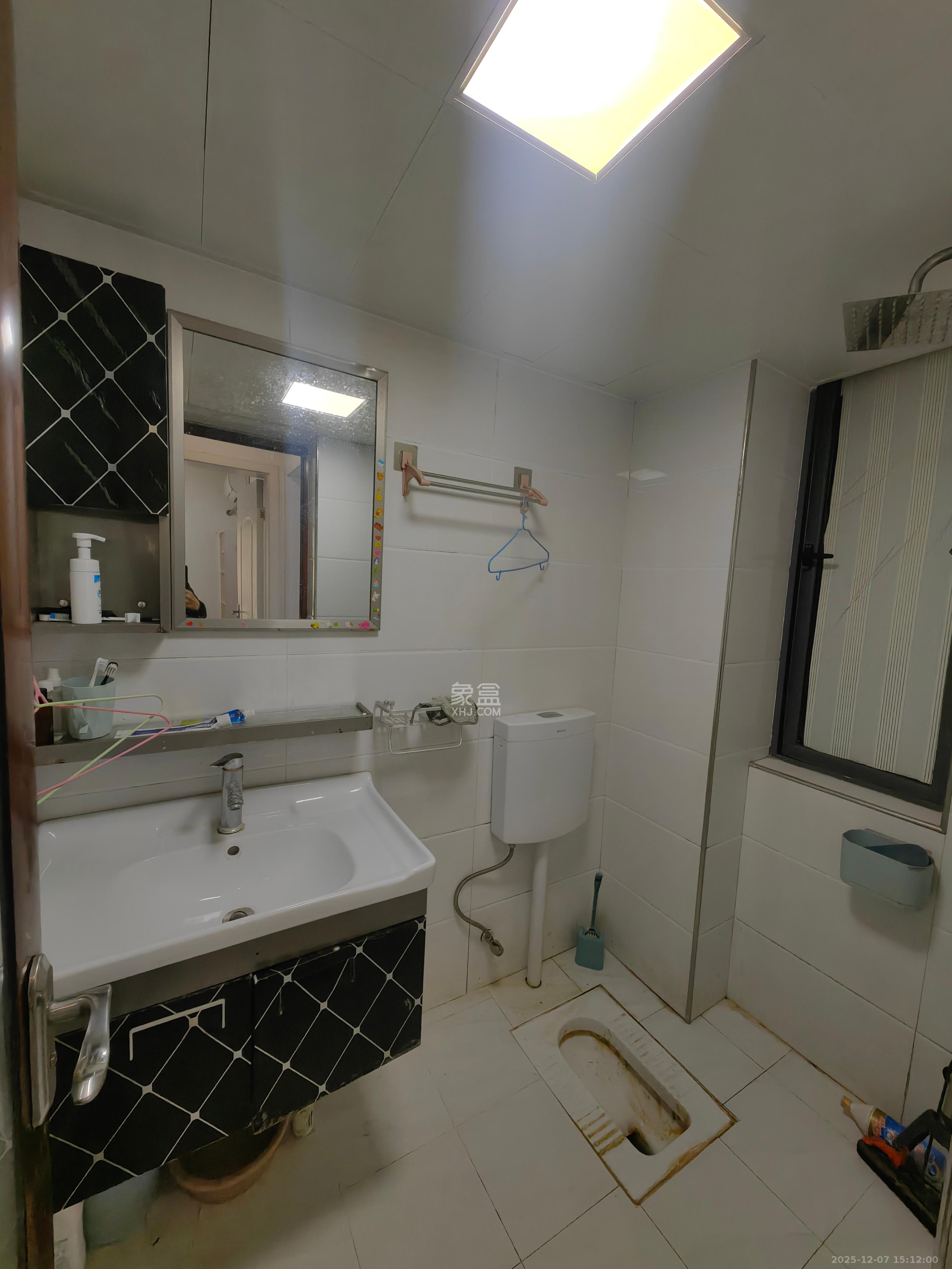 荣盛花语馨苑 2室2厅1卫 2100.0元/月 荣盛花语馨苑 2室2厅1卫 2100.0元/月室内图