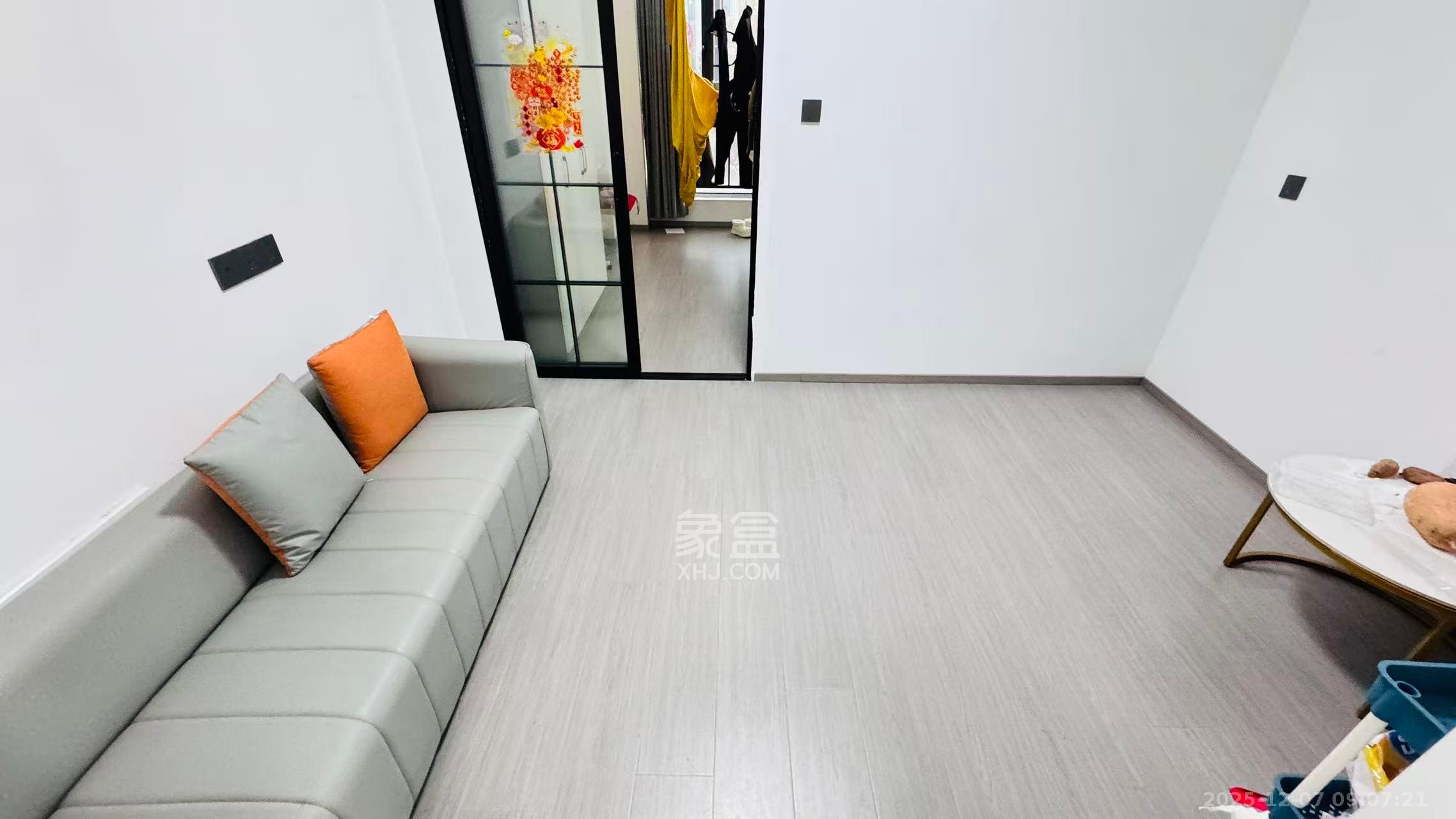 麓谷新干线 1室1厅1卫 1400.0元/月 麓谷新干线 1室1厅1卫 1400.0元/月室内图