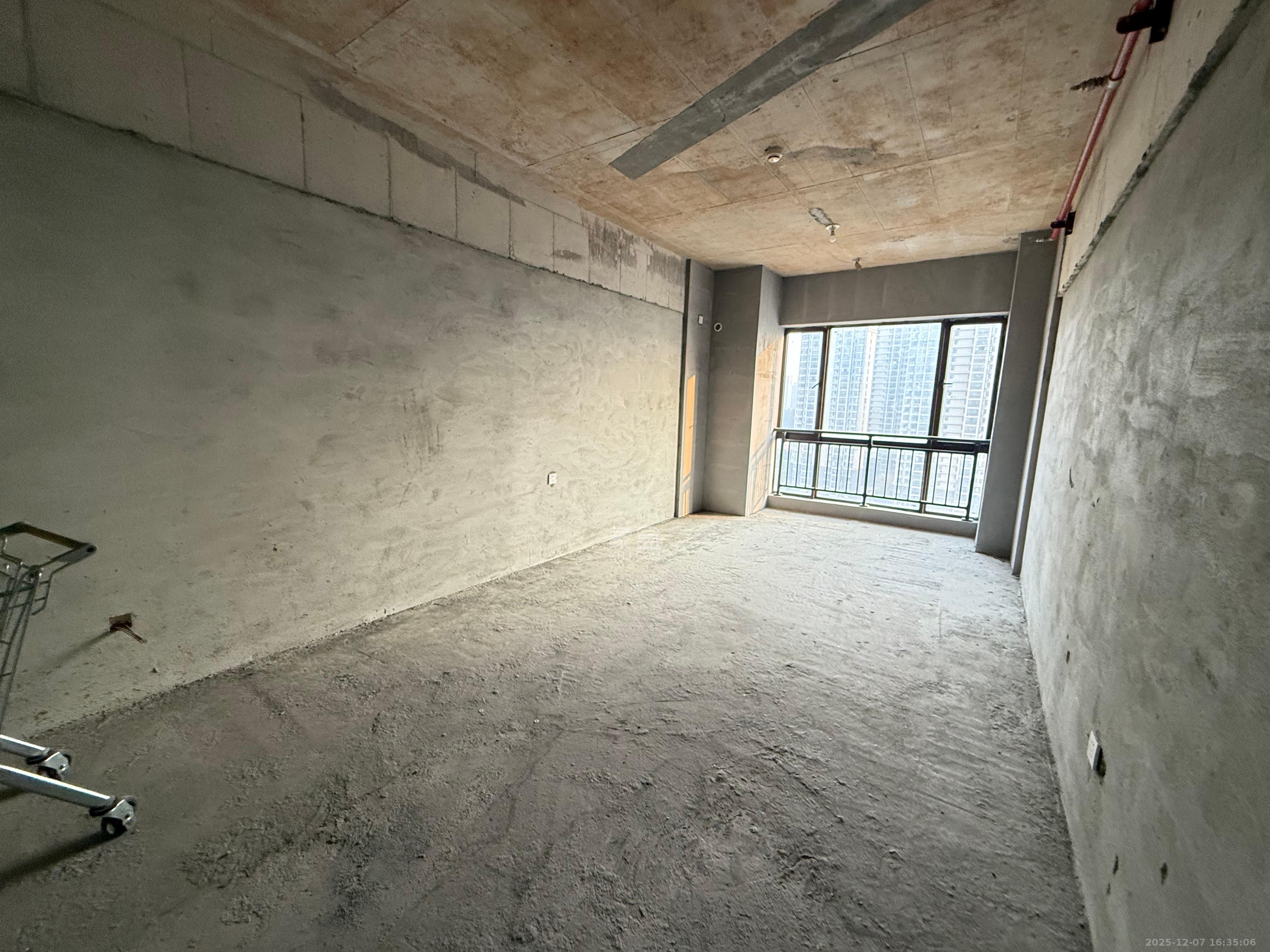 鄱阳汇金中心  1室1厅1卫    1100.0元/月