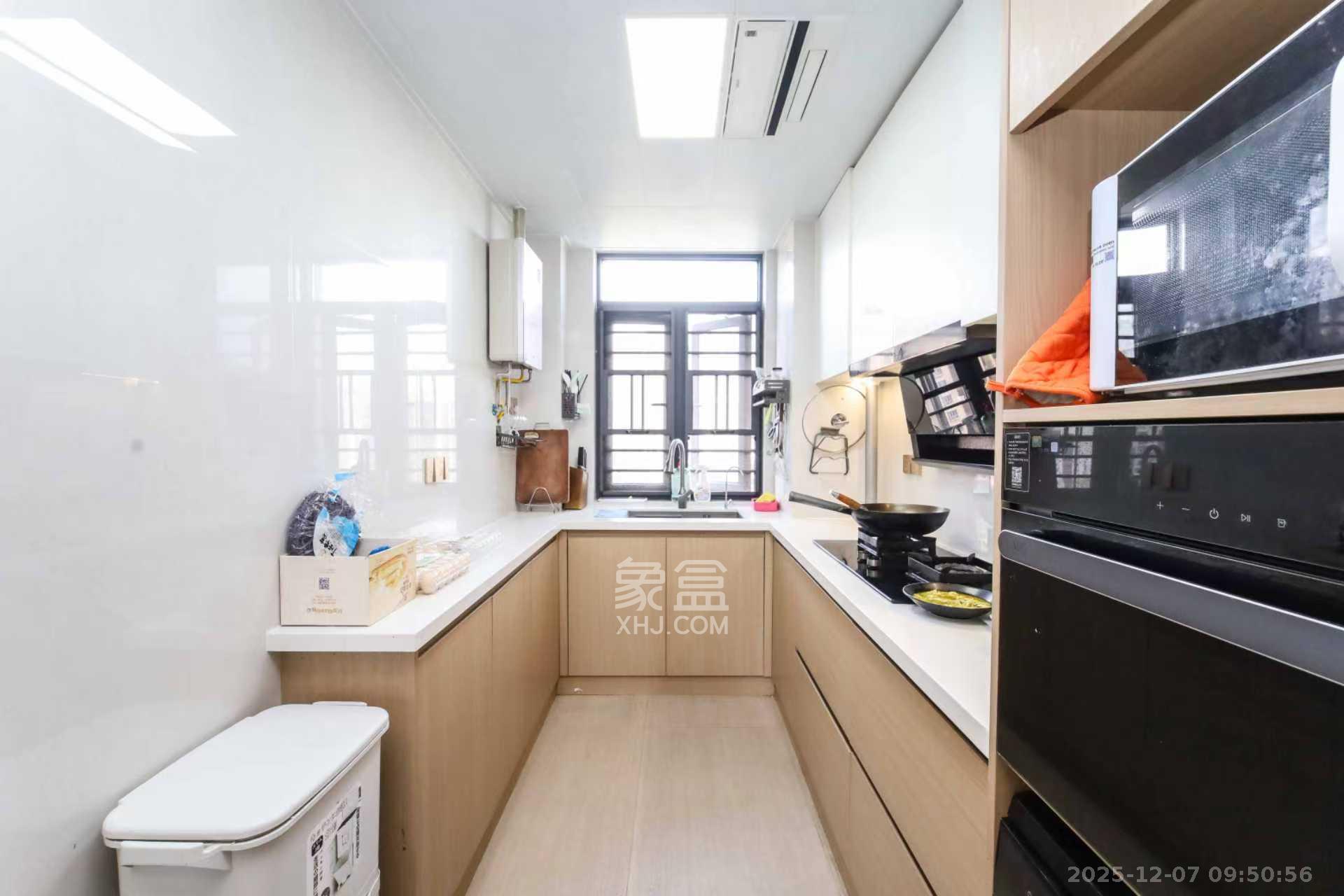 宝能公馆(美联天骄城五期) 4室2厅2卫 6000.0元/月 宝能公馆(美联天骄城五期) 4室2厅2卫 6000.0元/月室内图