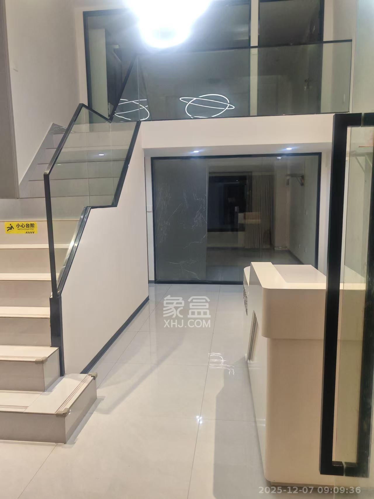 世茂璀璨天城公寓 4室1厅1卫 5500.0元/月 世茂璀璨天城公寓 4室1厅1卫 5500.0元/月室内图