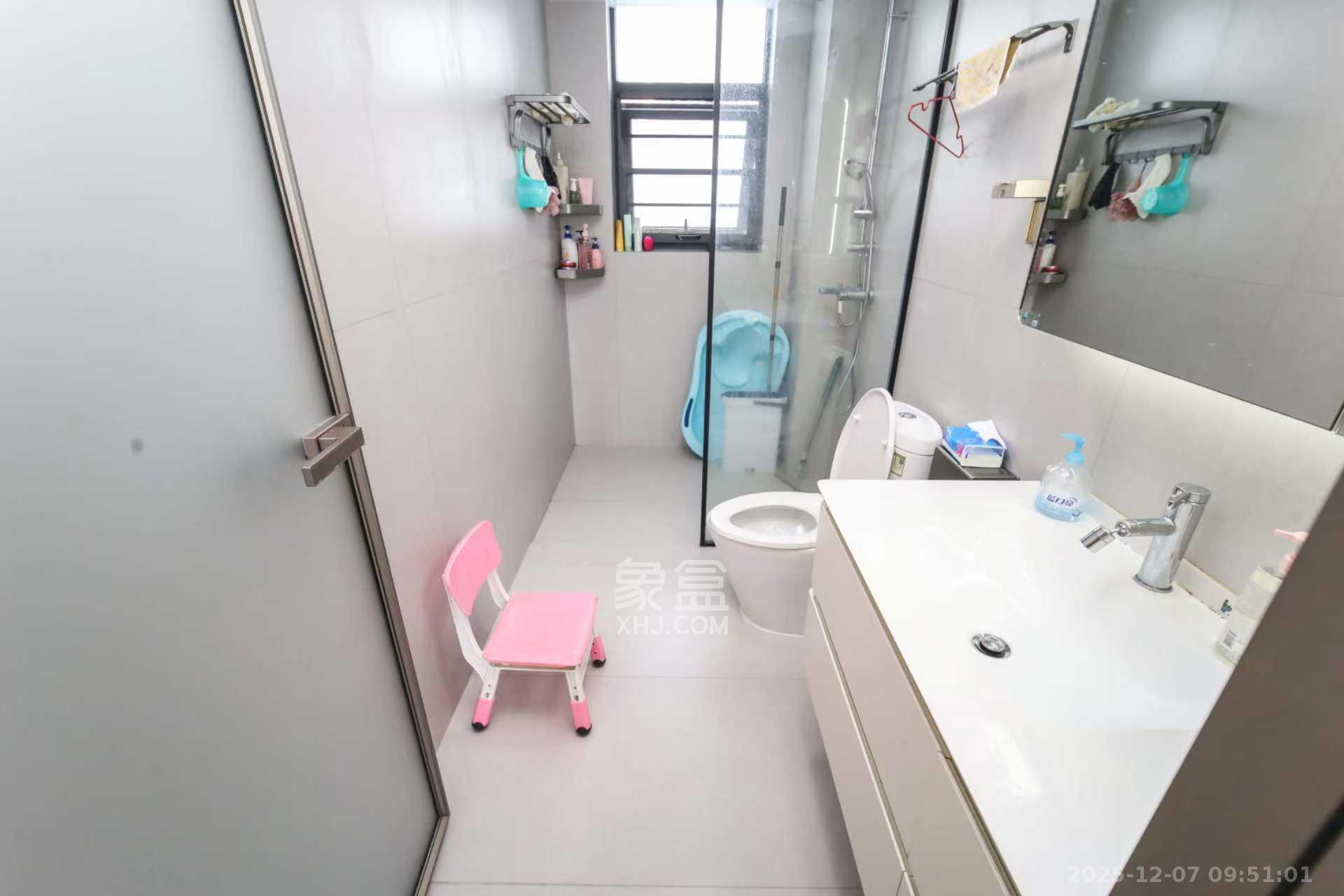 宝能公馆(美联天骄城五期) 4室2厅2卫 6000.0元/月 宝能公馆(美联天骄城五期) 4室2厅2卫 6000.0元/月室内图