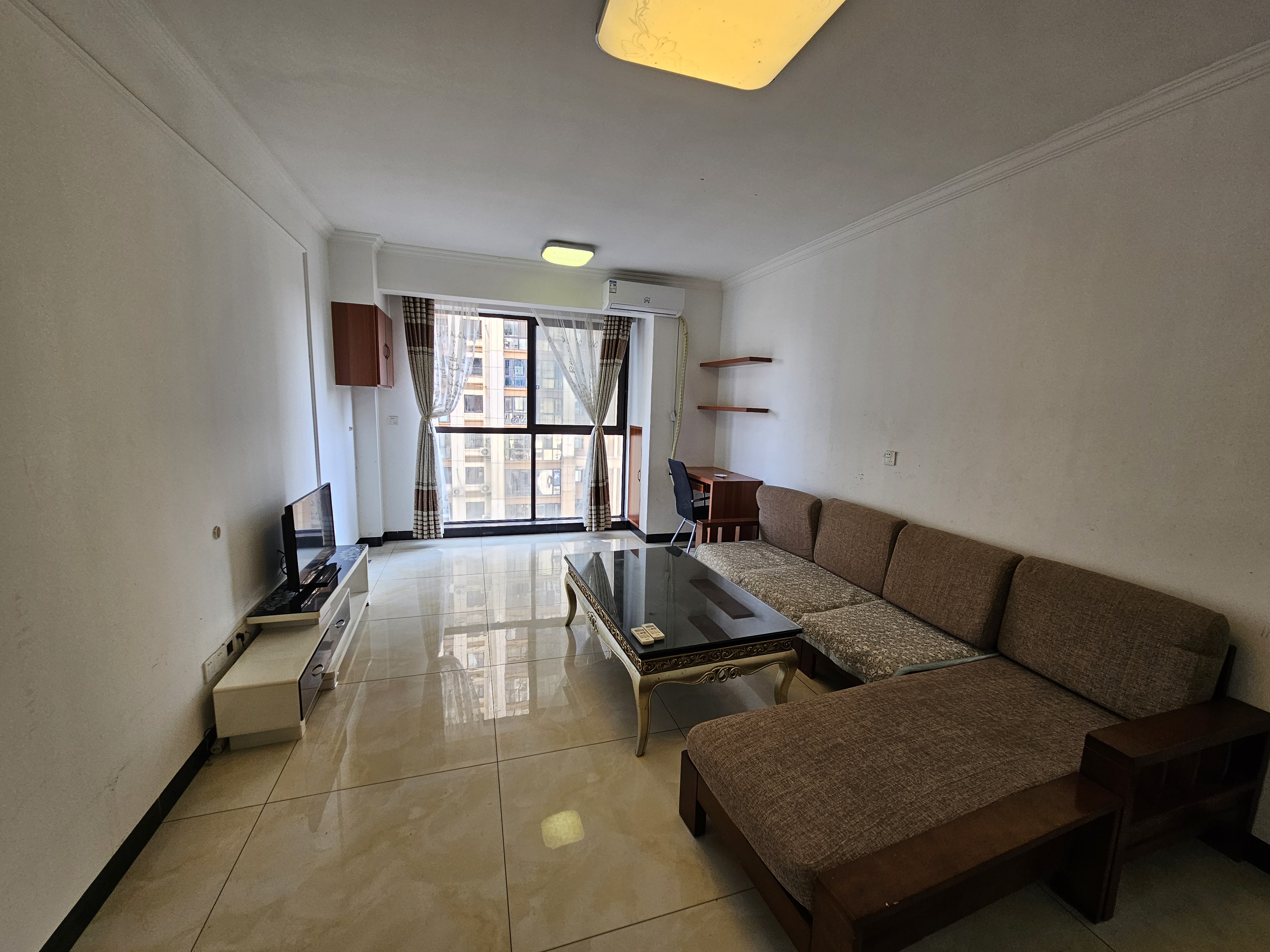 滨江花园  3室2厅2卫    1900.0元/月户型图