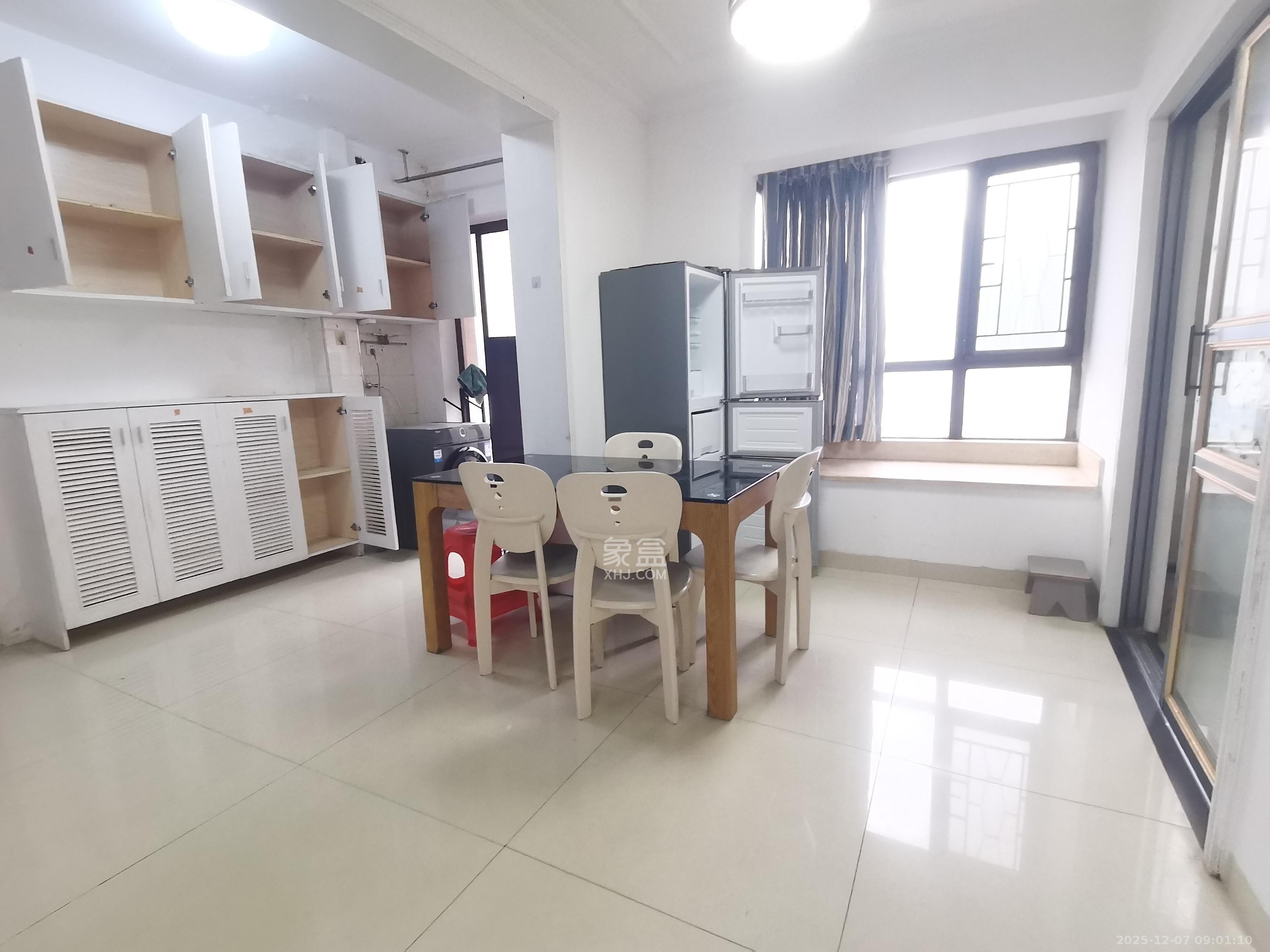 山语城二期 3室2厅1卫 2000.0元/月 山语城二期 3室2厅1卫 2000.0元/月室内图