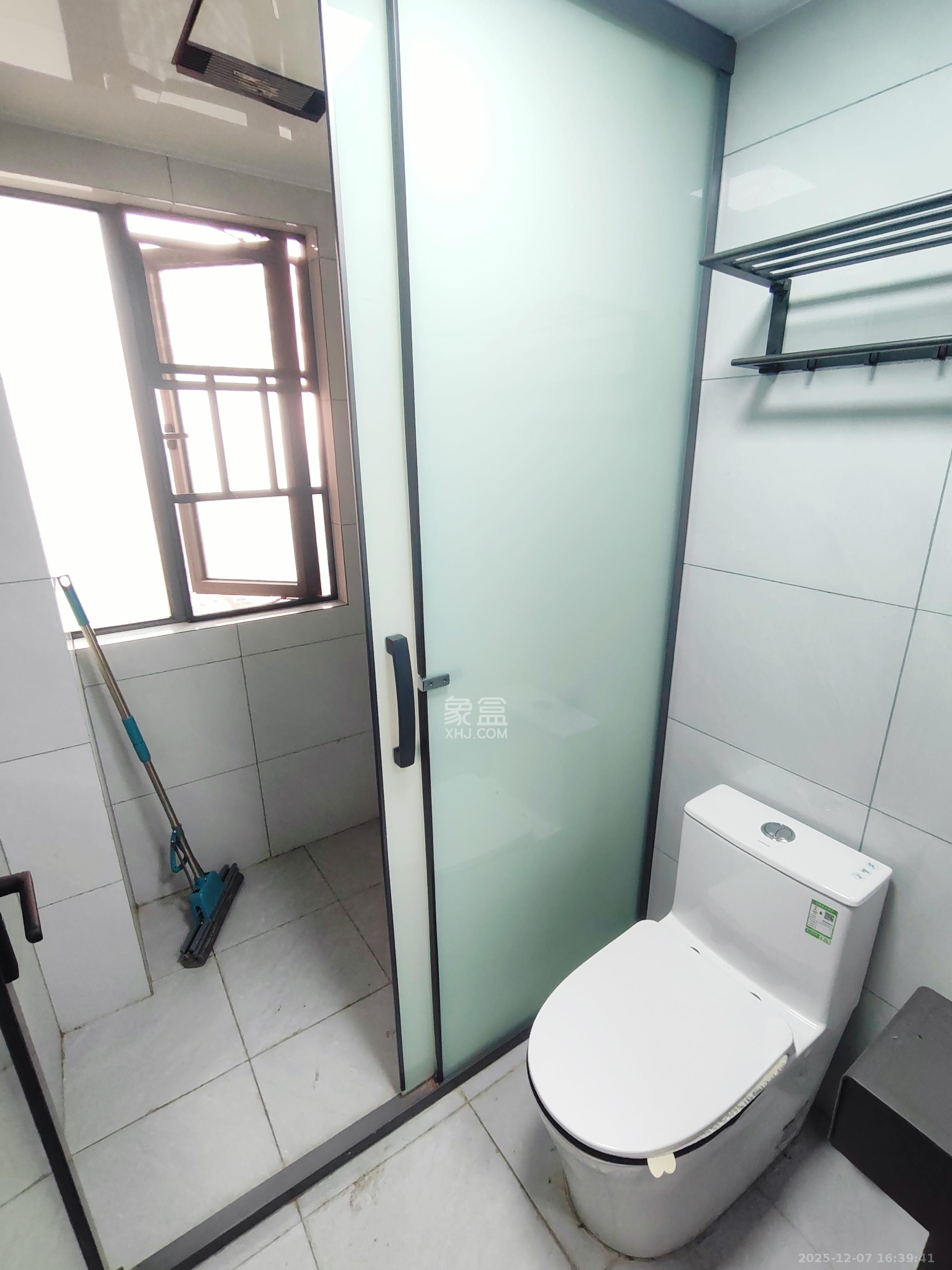 桥头家园二期(桥头家苑二期) 3室2厅2卫 2200.0元/月 桥头家园二期(桥头家苑二期) 3室2厅2卫 2200.0元/月室内图