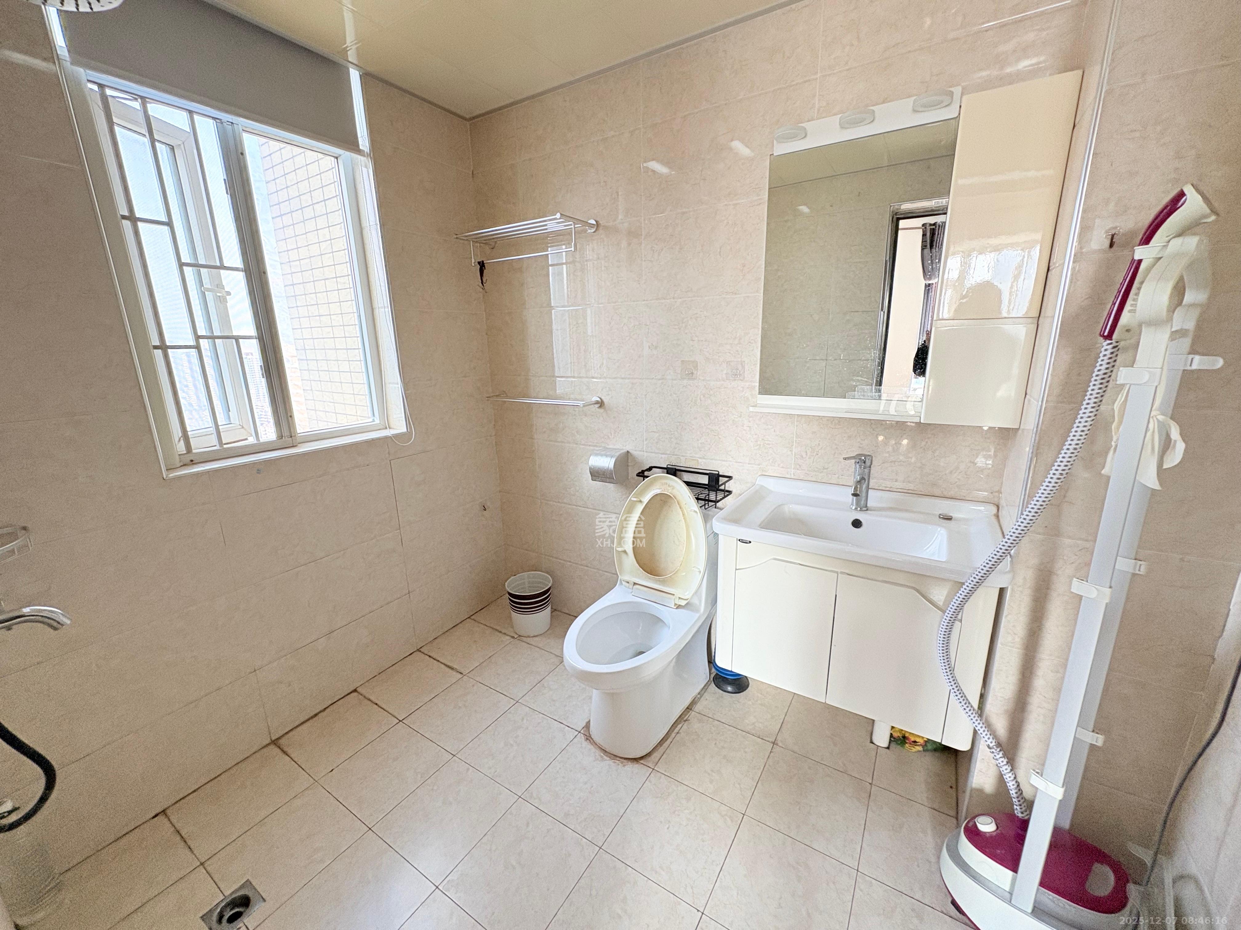 泊爱蓝湾  3室2厅3卫    3600.0元/月室内图