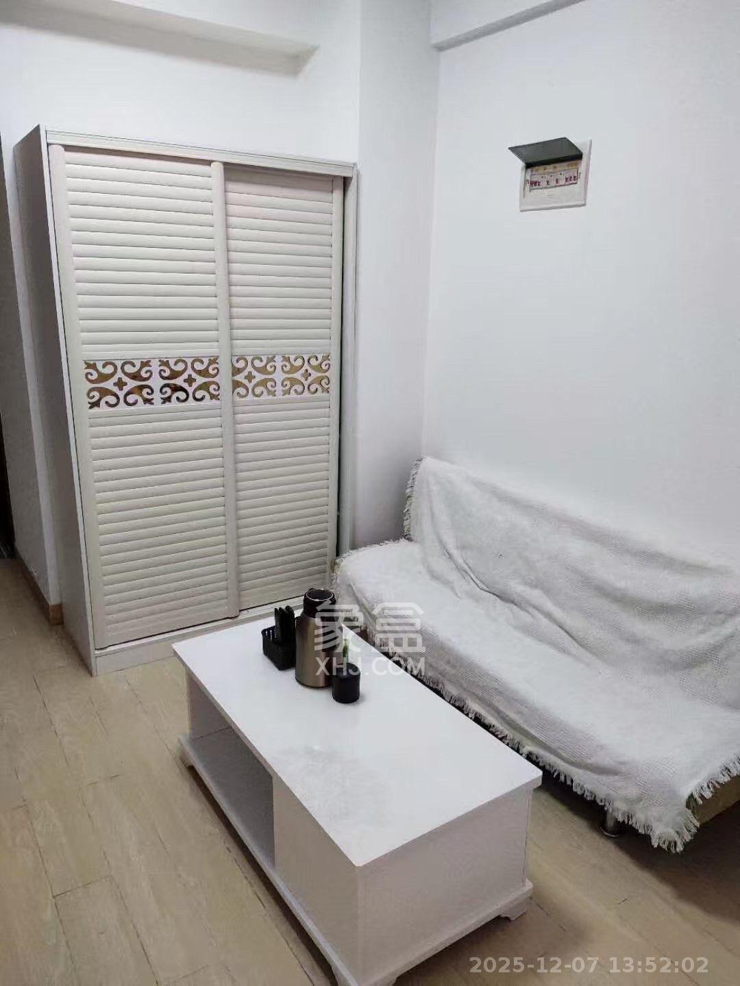 新世界广场 1室1厅1卫 1200.0元/月 新世界广场 1室1厅1卫 1200.0元/月室内图