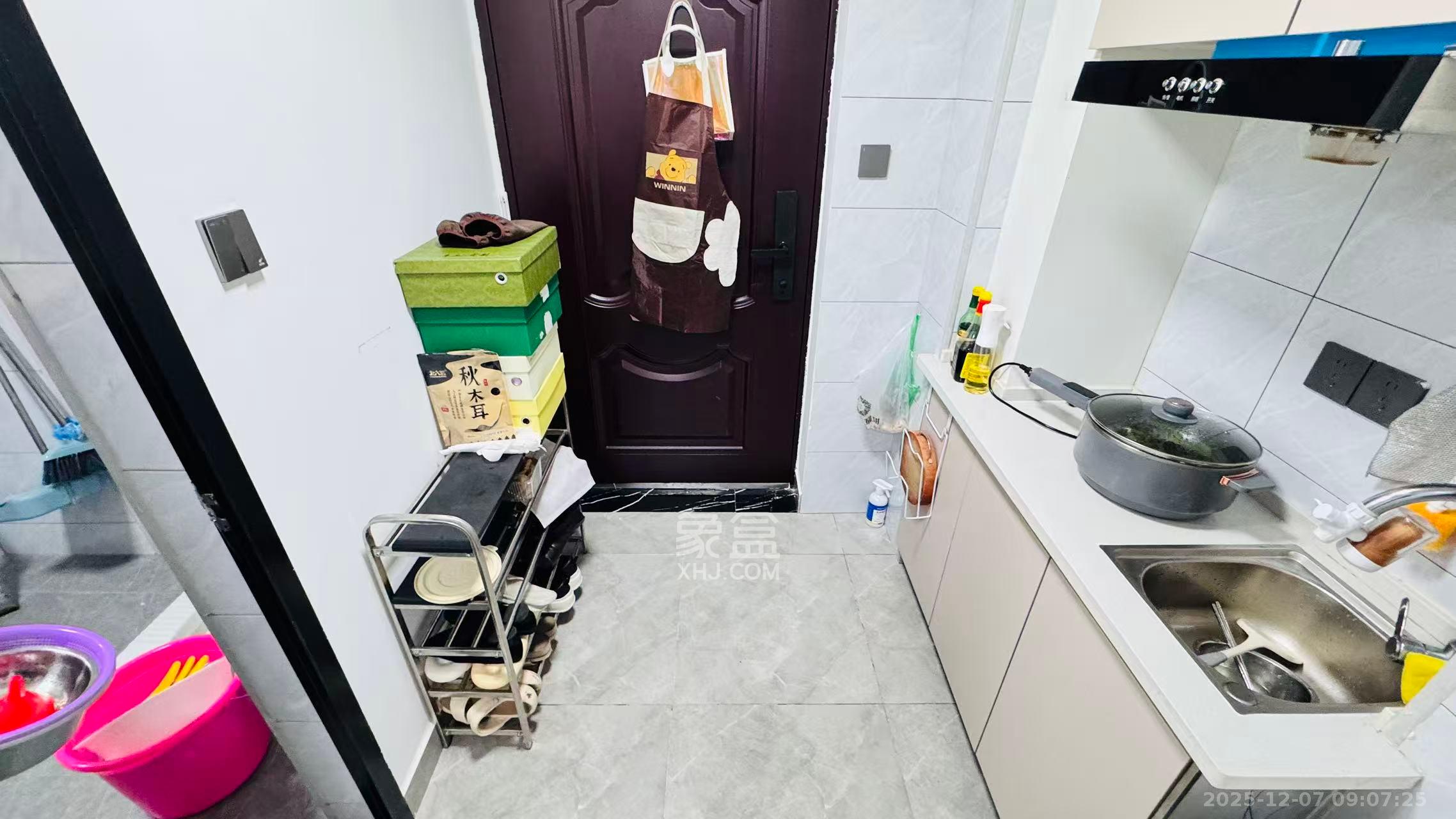 麓谷新干线 1室1厅1卫 1400.0元/月 麓谷新干线 1室1厅1卫 1400.0元/月室内图