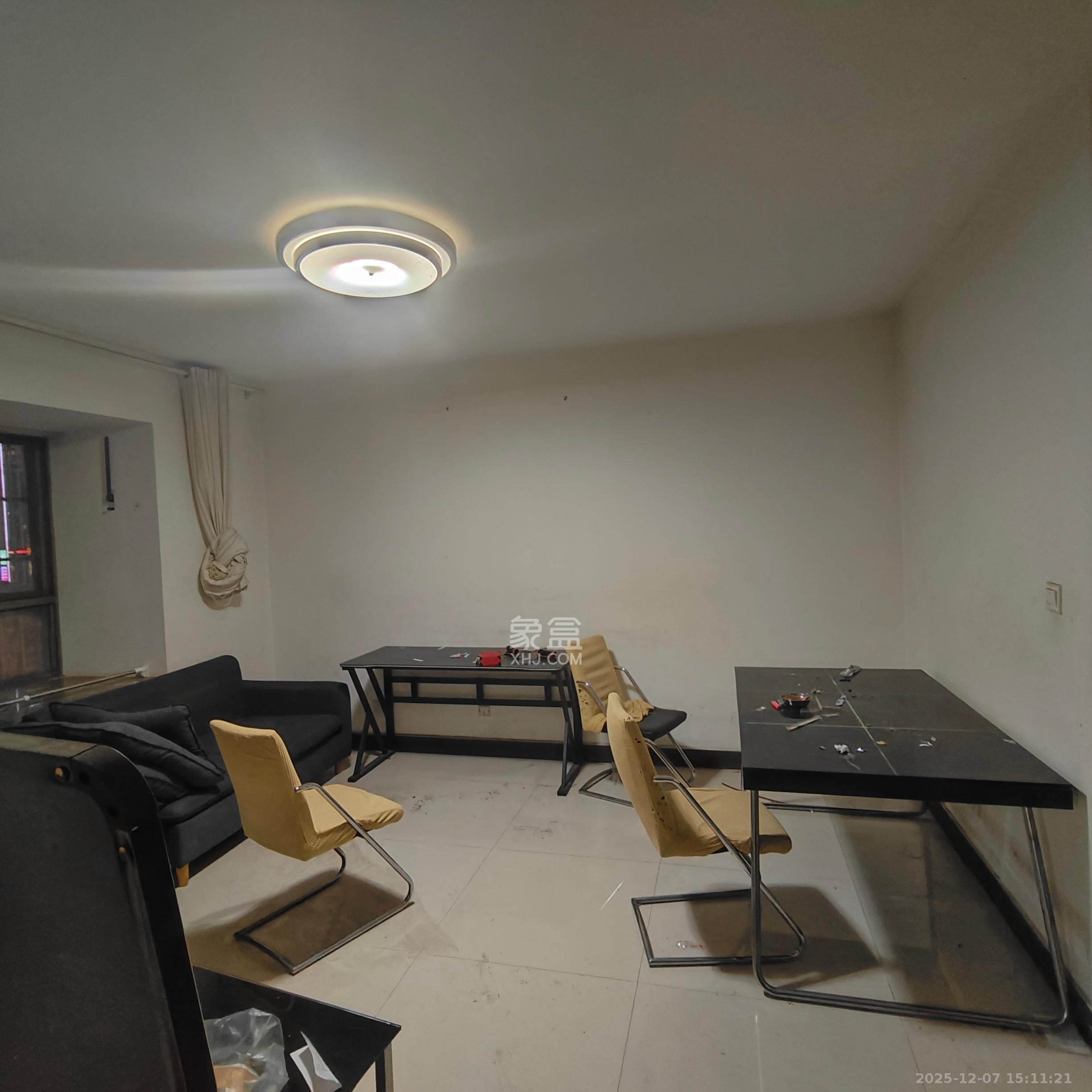 锦湘国际星城二期(锦雅苑) 3室2厅1卫 2400.0元/月 锦湘国际星城二期(锦雅苑) 3室2厅1卫 2400.0元/月室内图