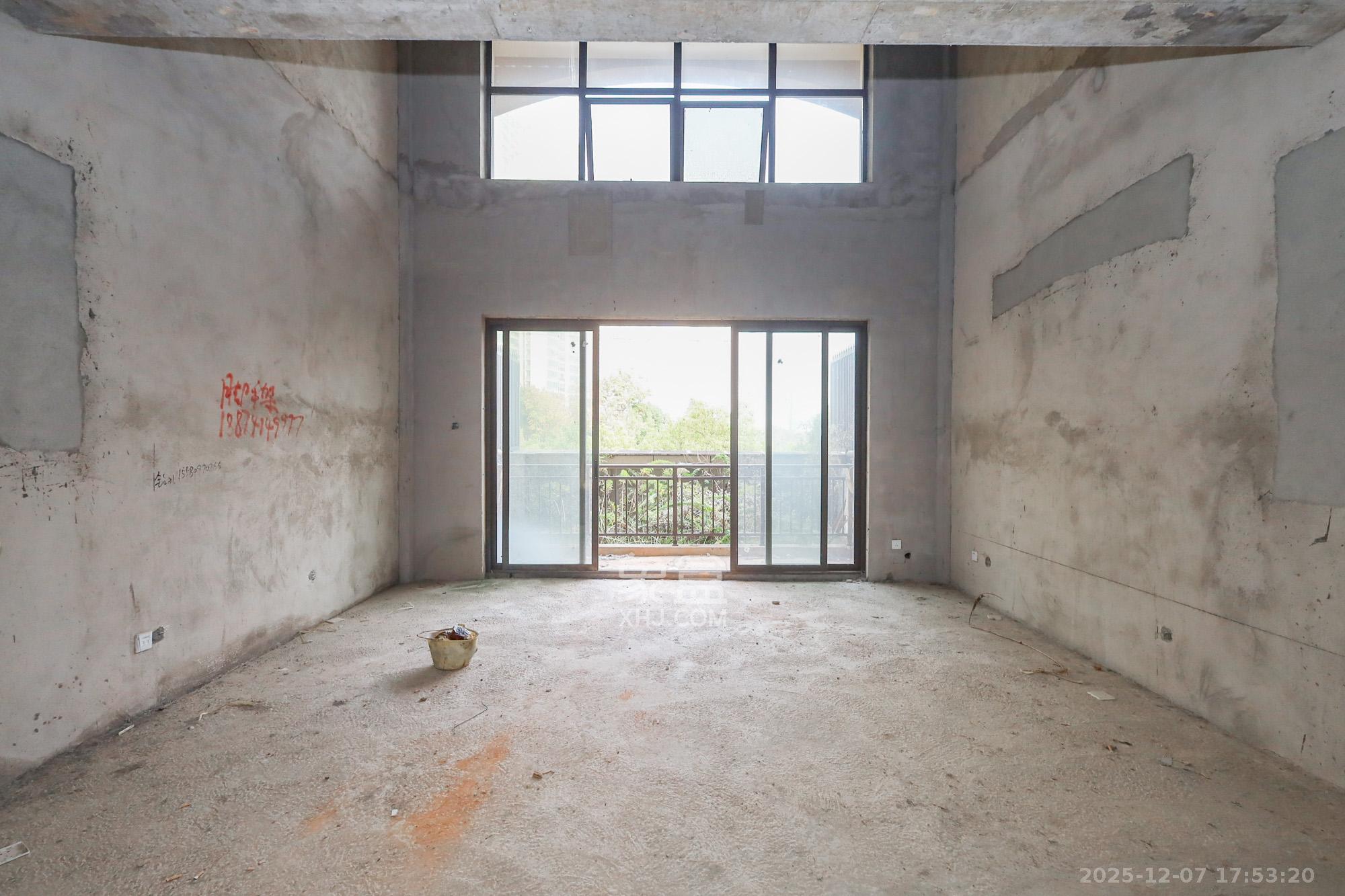 芙蓉别墅山庄（嘉湘华庭）  5室2厅3卫    510.0万