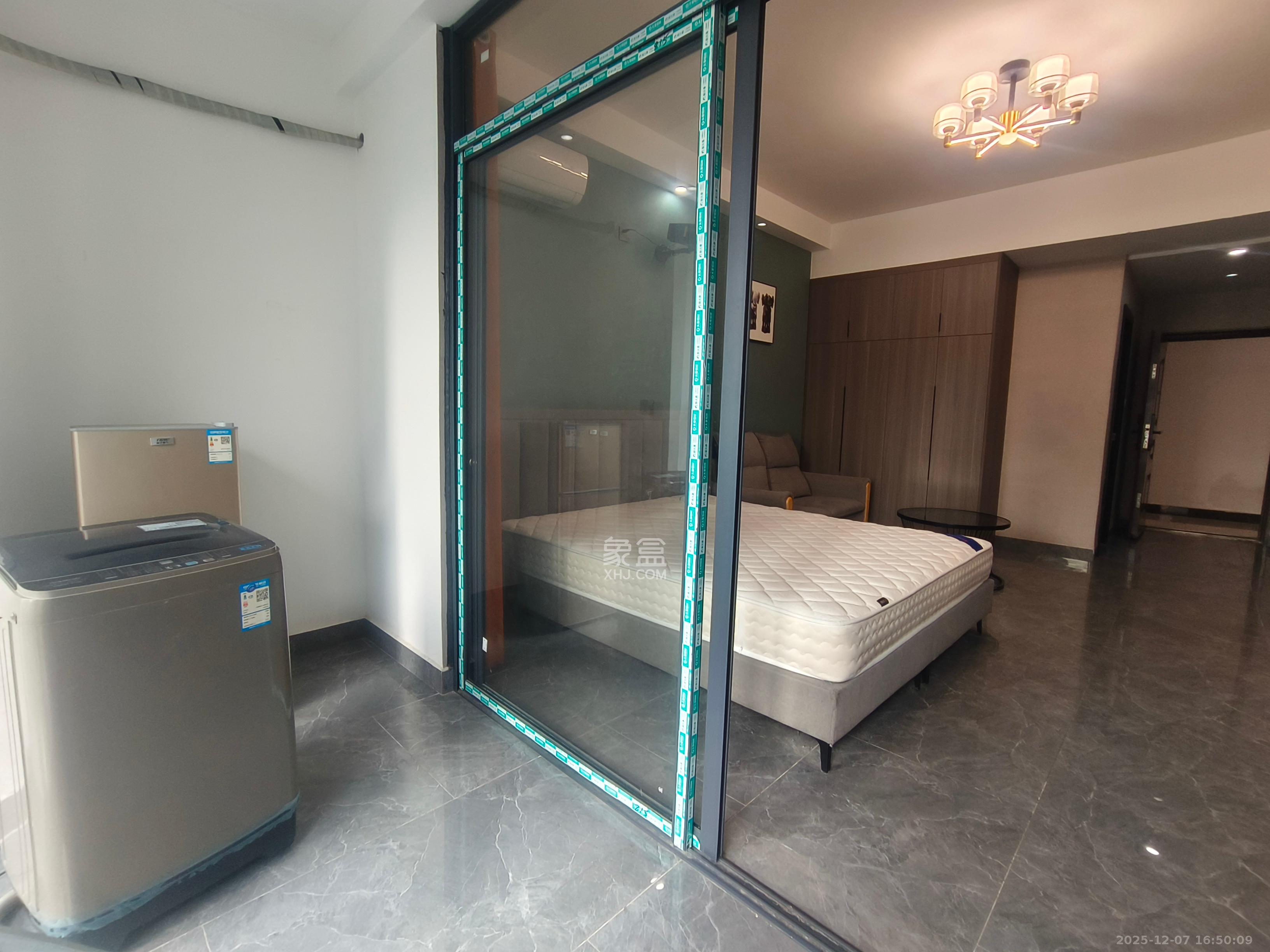 中建嘉和城  1室1厅1卫    1300.0元/月室内图