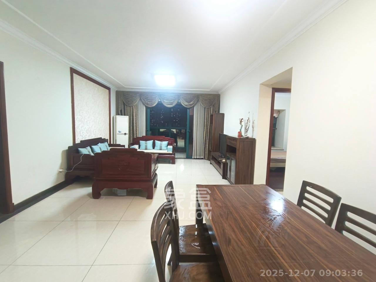 恒大城  4室2厅2卫    2700.0元/月