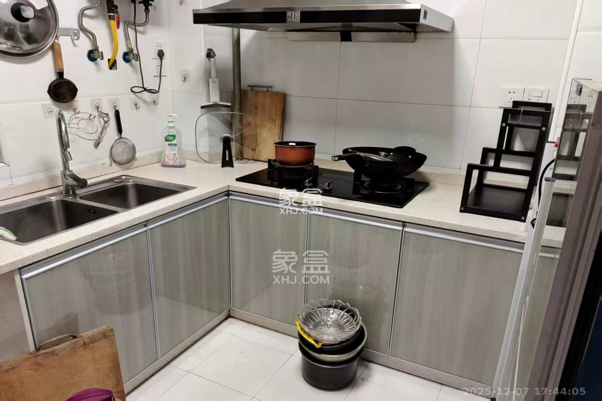 半山壹号 2室2厅1卫 2700.0元/月 半山壹号 2室2厅1卫 2700.0元/月室内图