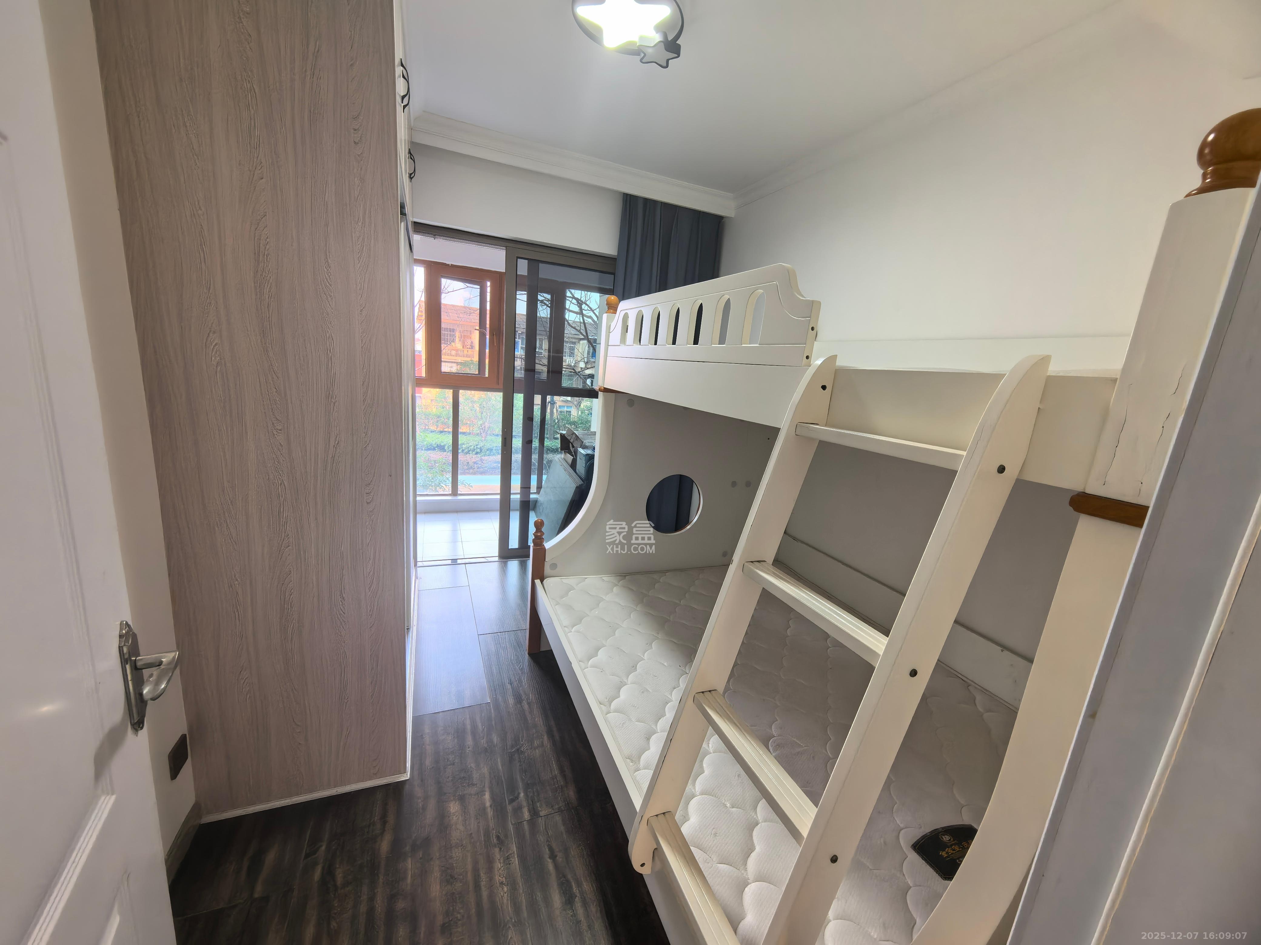 绿地湖湘中心  3室2厅2卫    6000.0元/月室内图