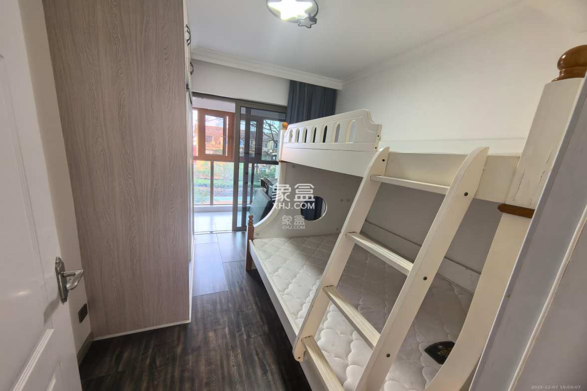 绿地湖湘中心 3室2厅2卫 6000.0元/月 绿地湖湘中心 3室2厅2卫 6000.0元/月室内图