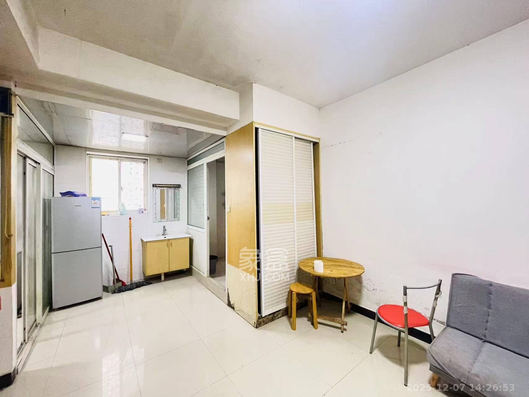 天翔新新家园 1室1厅1卫 1300.0元/月 天翔新新家园 1室1厅1卫 1300.0元/月室内图