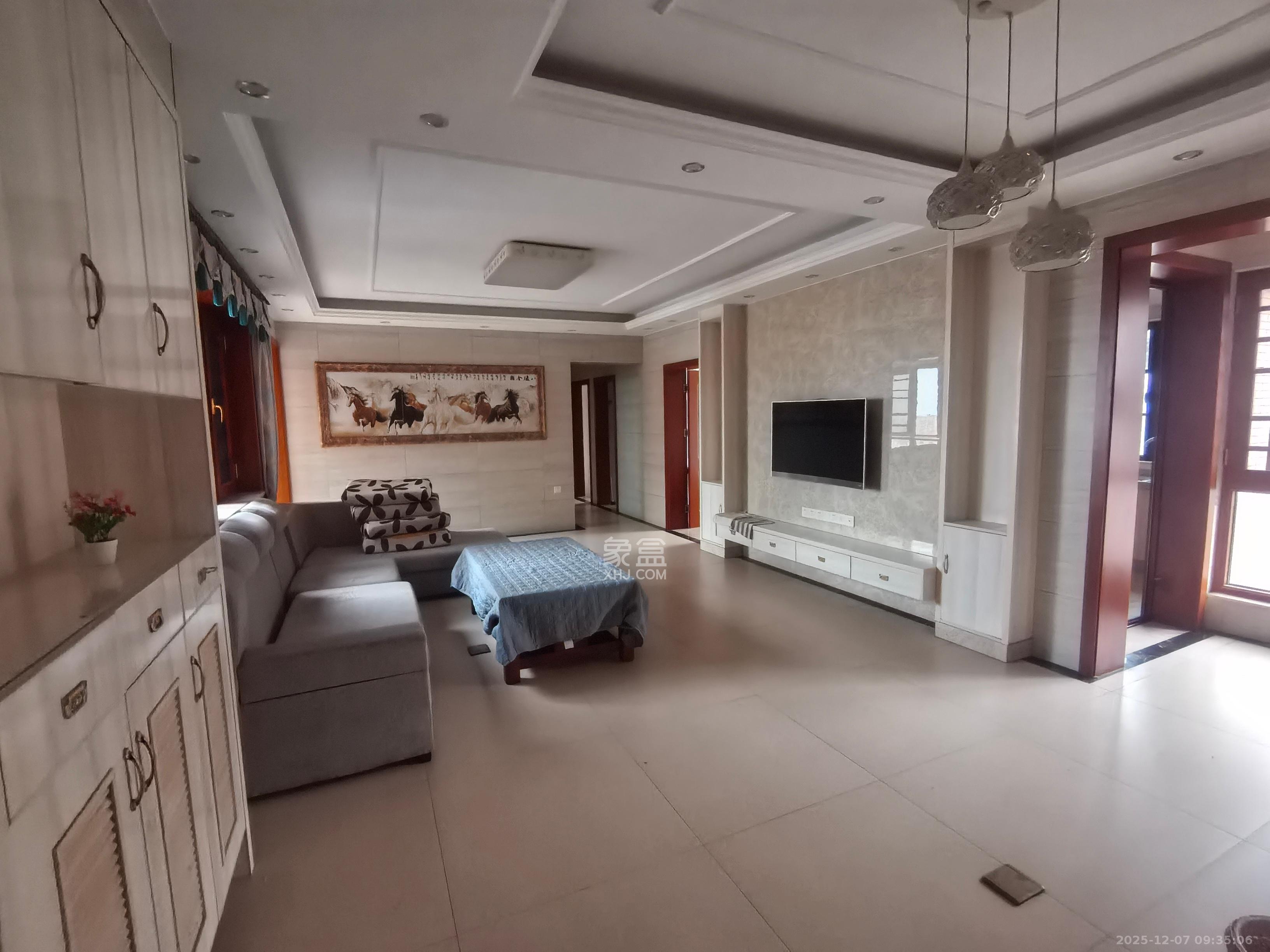 深业睿城  4室2厅2卫    2600.0元/月