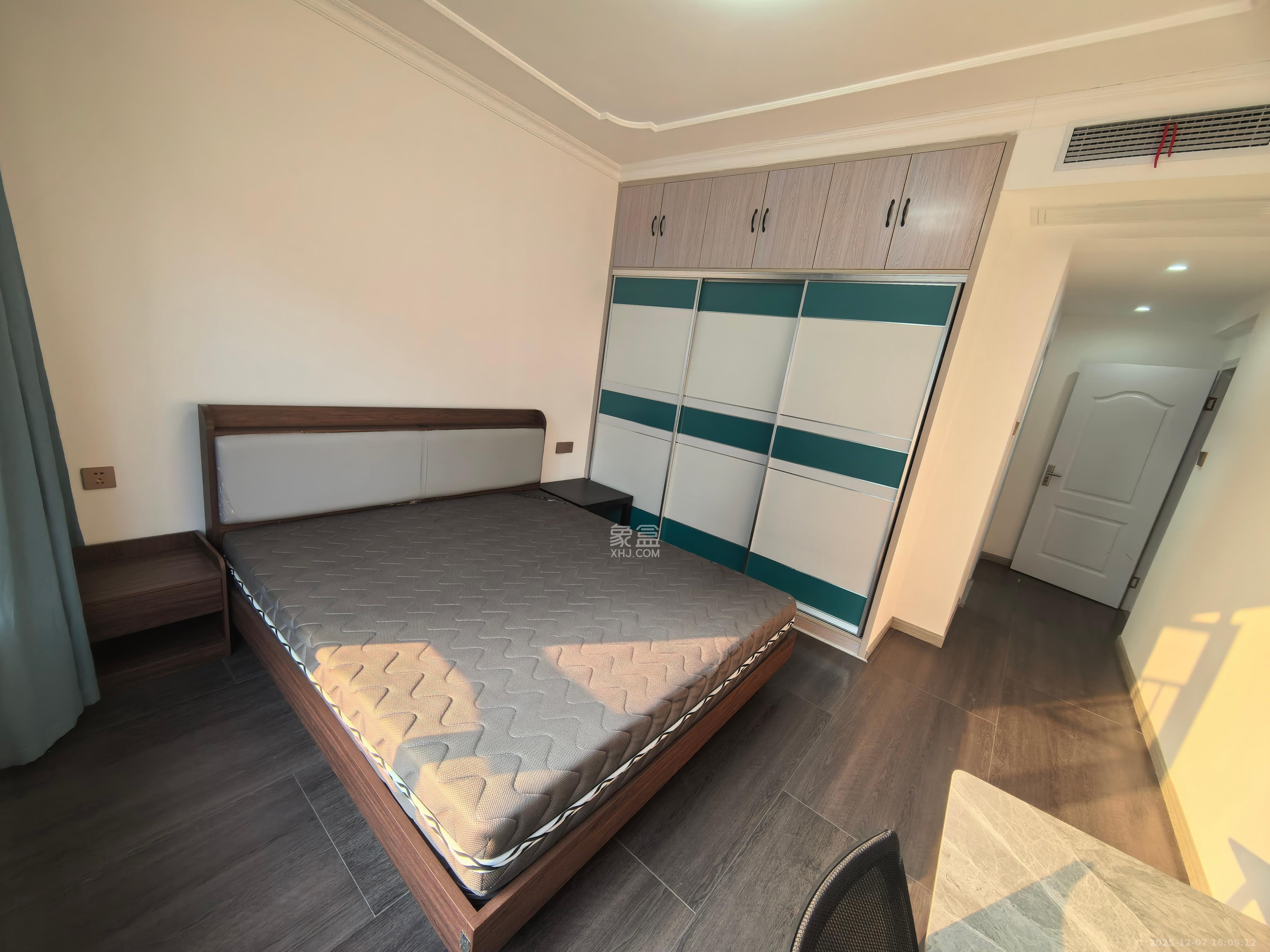 绿地湖湘中心  3室2厅2卫    6000.0元/月室内图