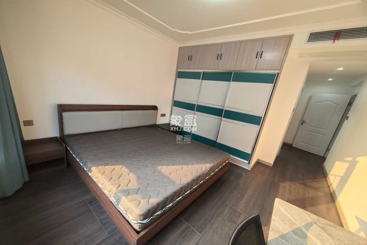 绿地湖湘中心 3室2厅2卫 6000.0元/月 绿地湖湘中心 3室2厅2卫 6000.0元/月室内图