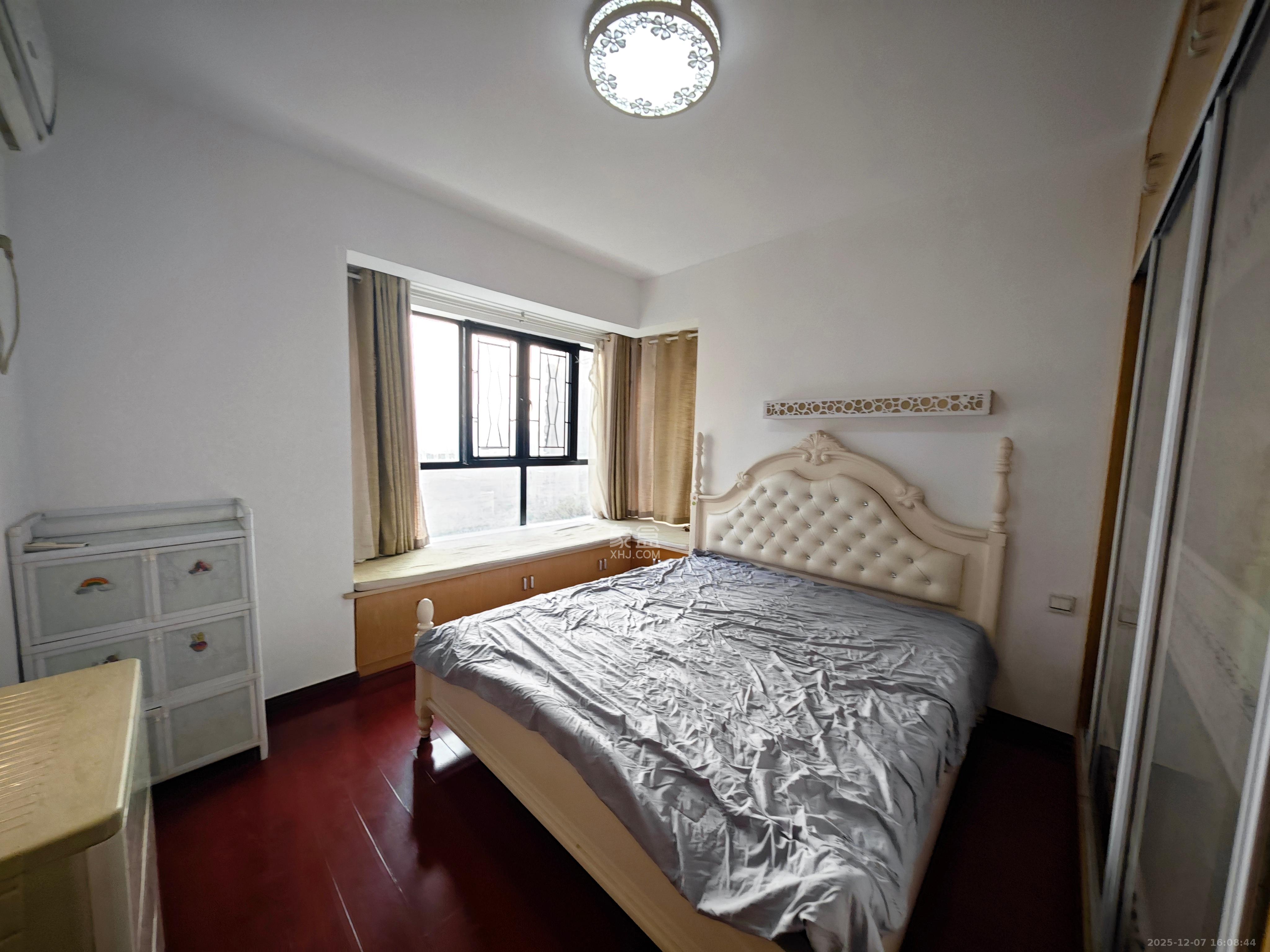 长大卧琥  3室1厅1卫    2500.0元/月室内图