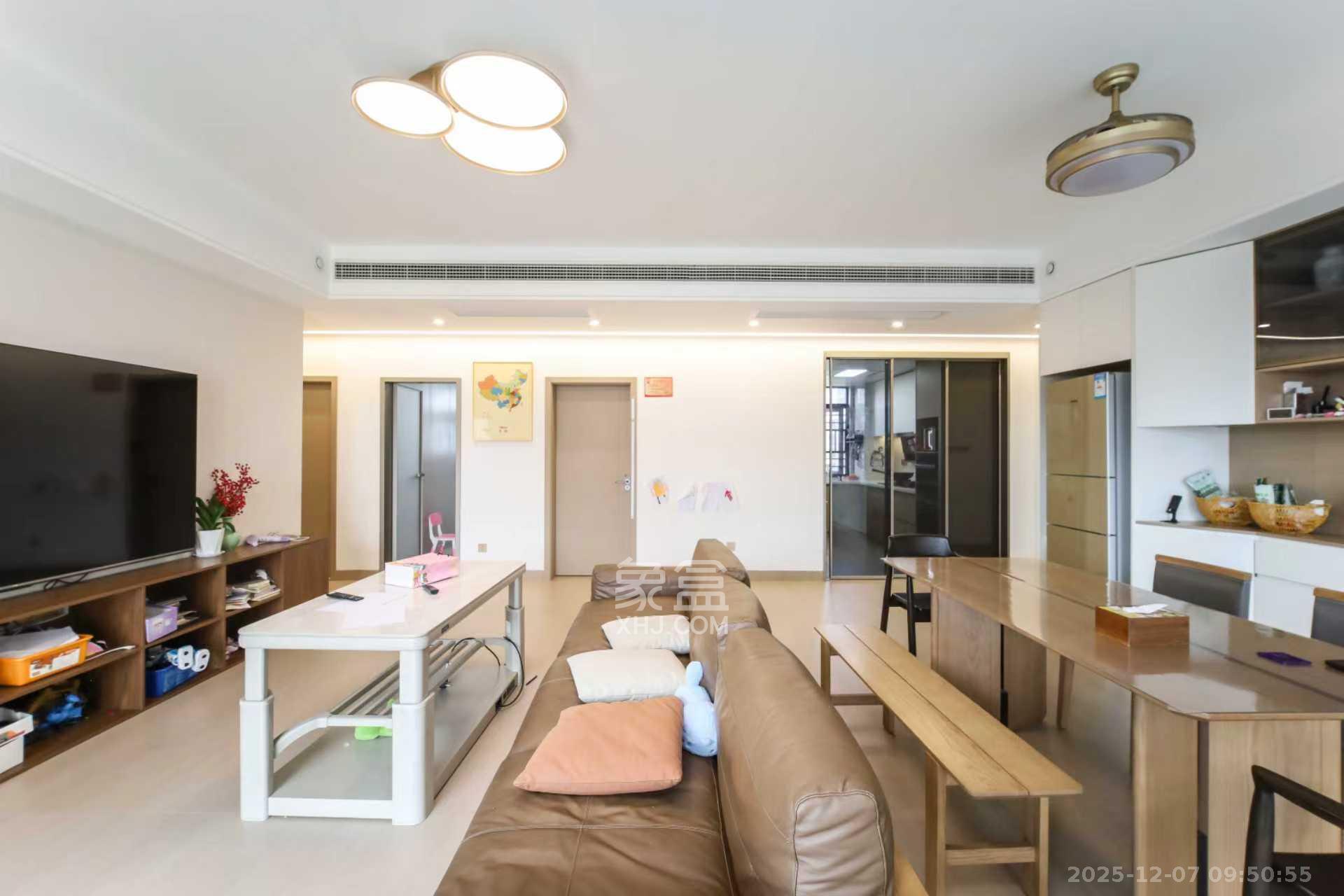 宝能公馆(美联天骄城五期) 4室2厅2卫 6000.0元/月 宝能公馆(美联天骄城五期) 4室2厅2卫 6000.0元/月室内图