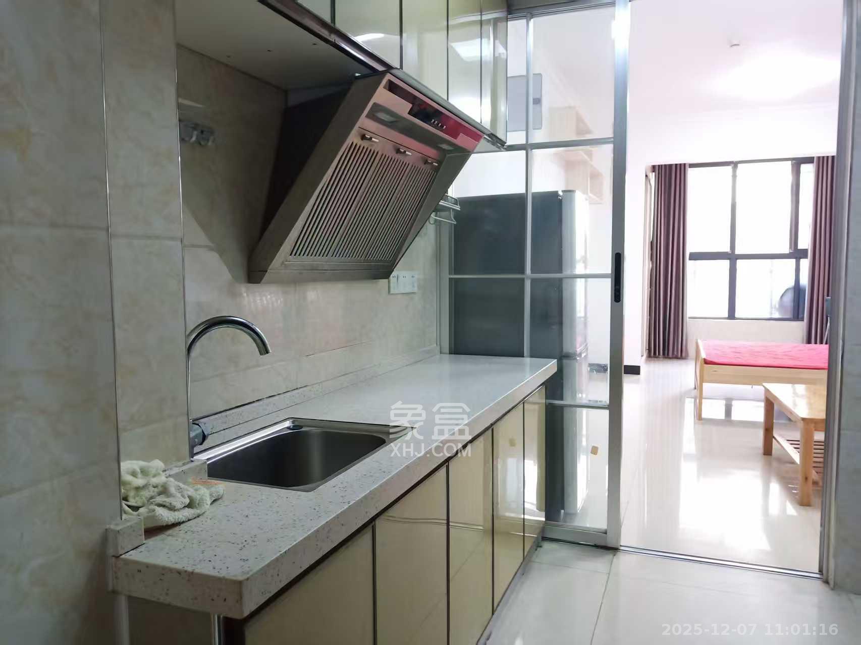 保利麓谷林语I区  1室1厅1卫    1300.0元/月