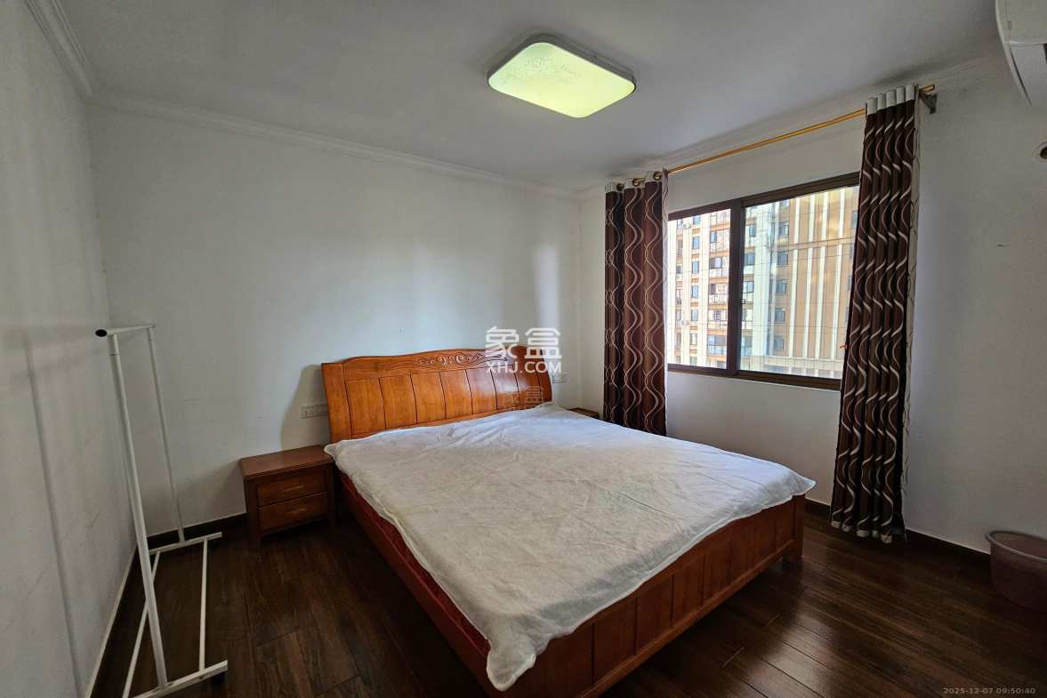 滨江花园 3室2厅2卫 1900.0元/月 滨江花园 3室2厅2卫 1900.0元/月室内图