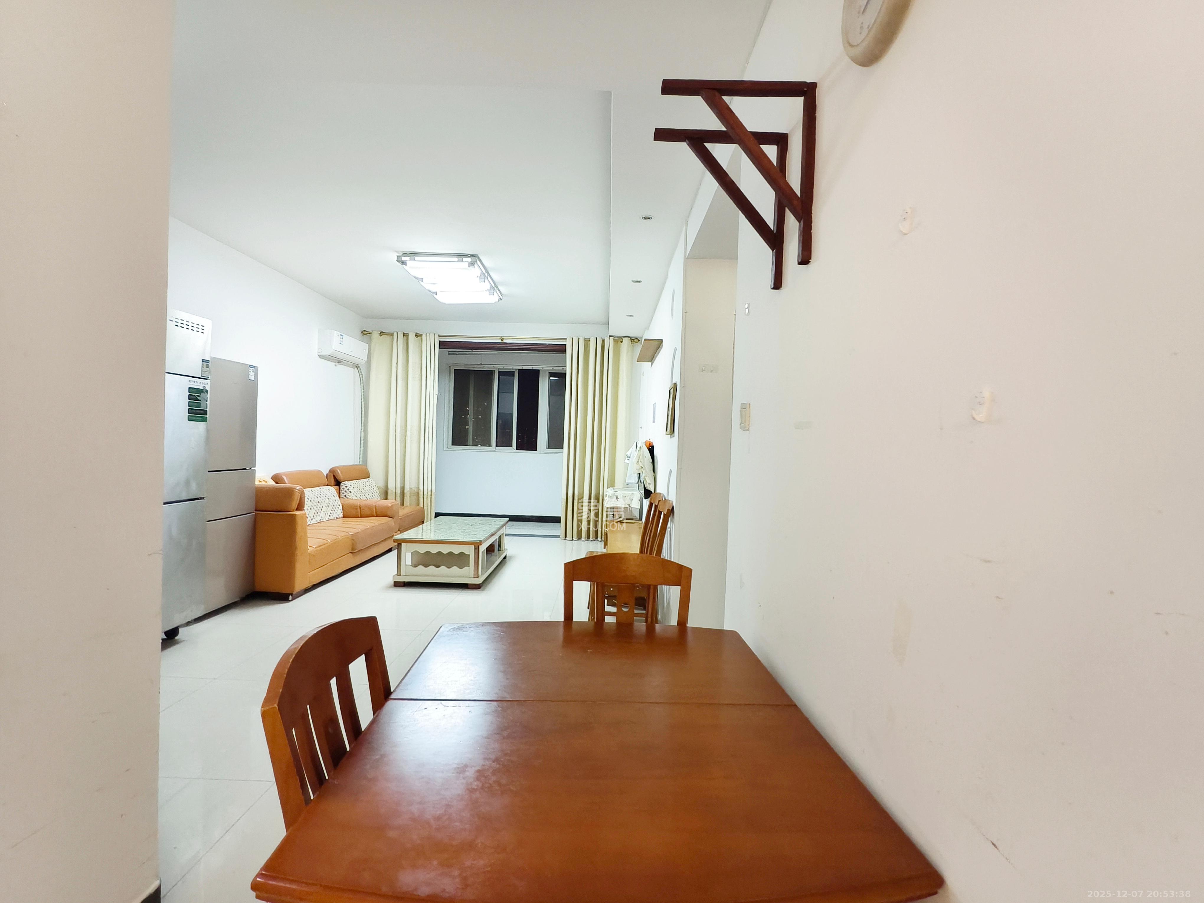 楚天中苑  2室2厅1卫    1500.0元/月