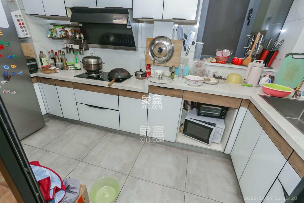 山水誉峰 4室2厅2卫 3800.0元/月 山水誉峰 4室2厅2卫 3800.0元/月室内图