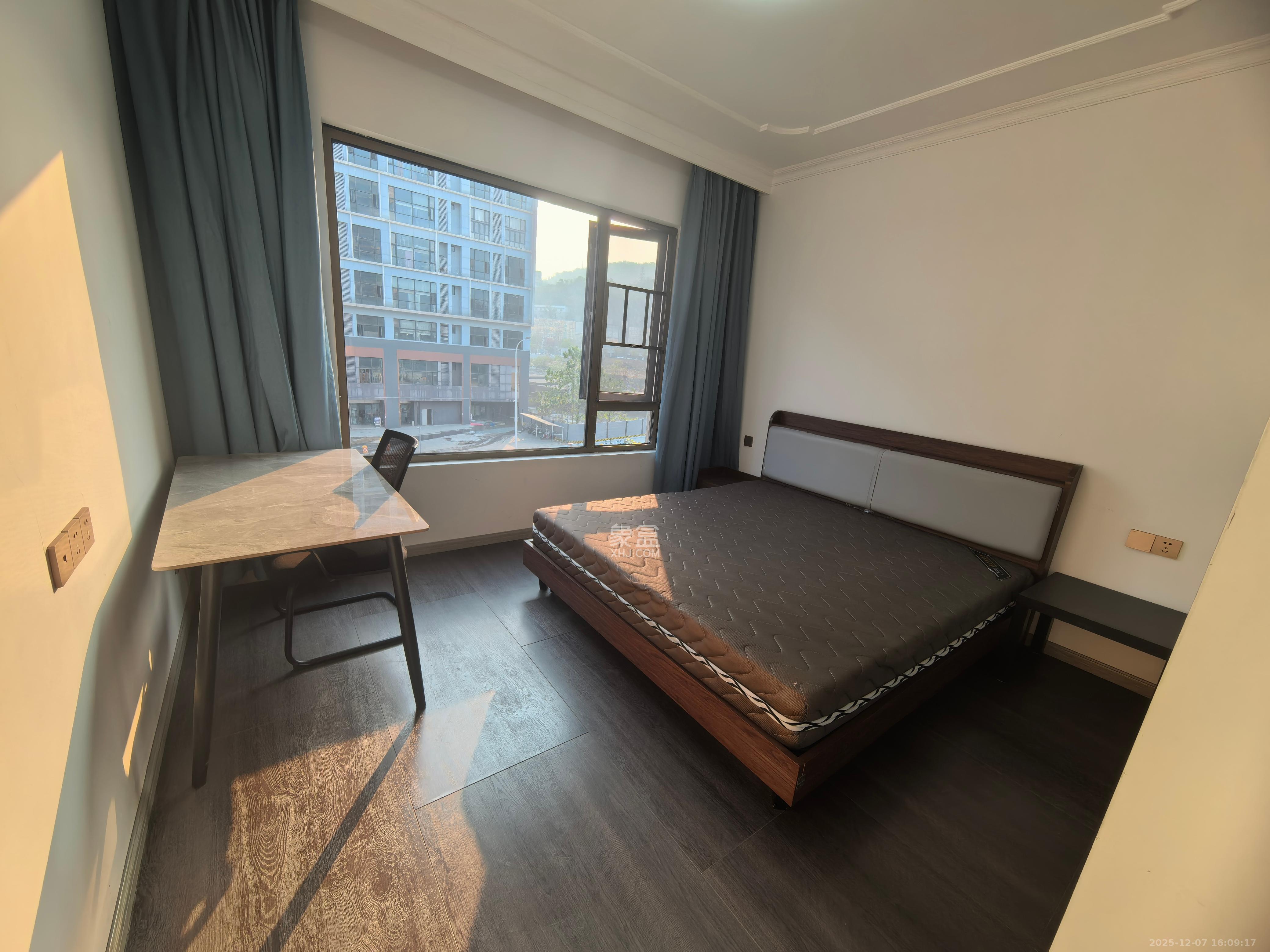 绿地湖湘中心  3室2厅2卫    6000.0元/月室内图