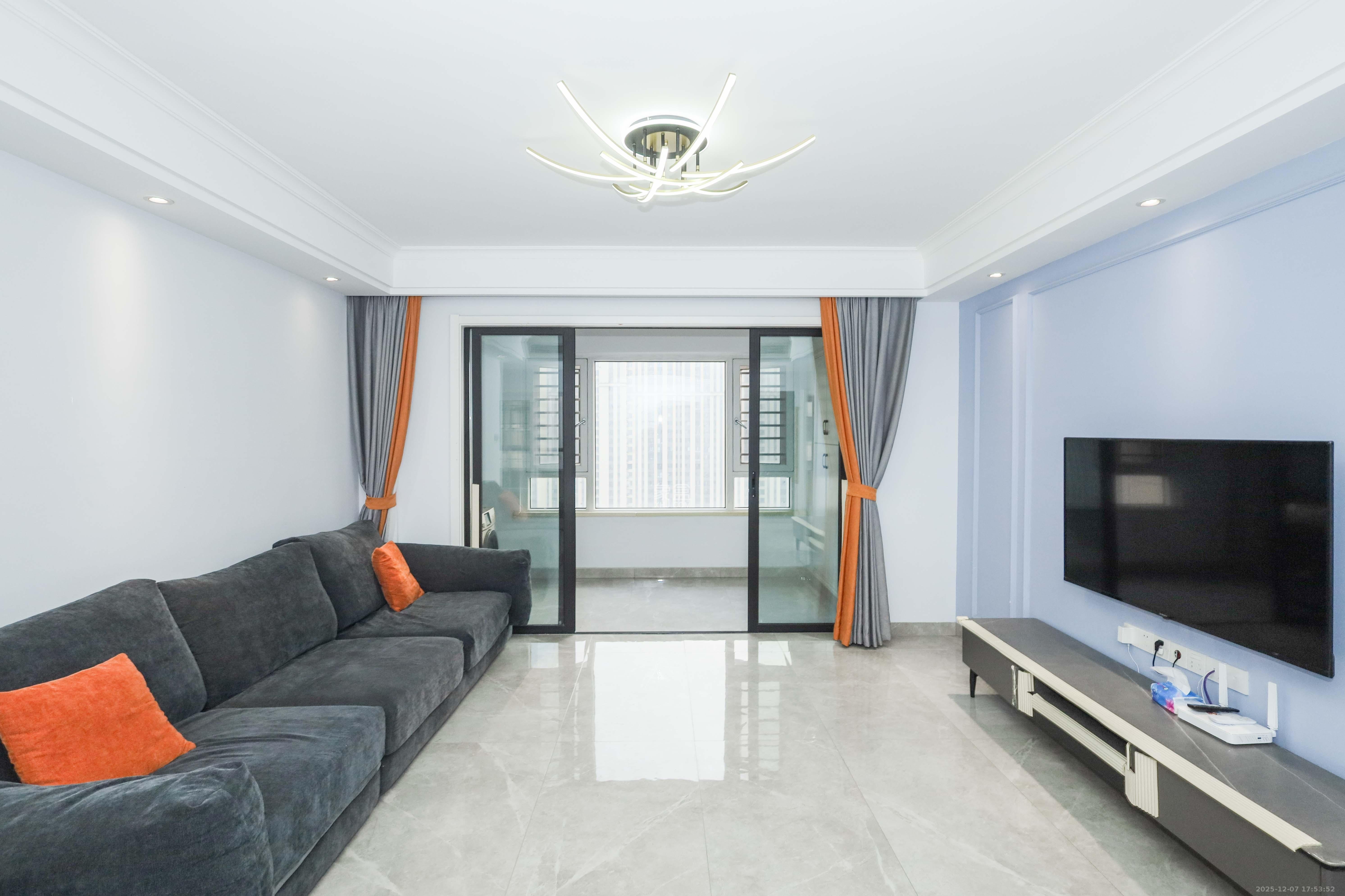 惠天然梅岭国际  3室2厅2卫    130.0万