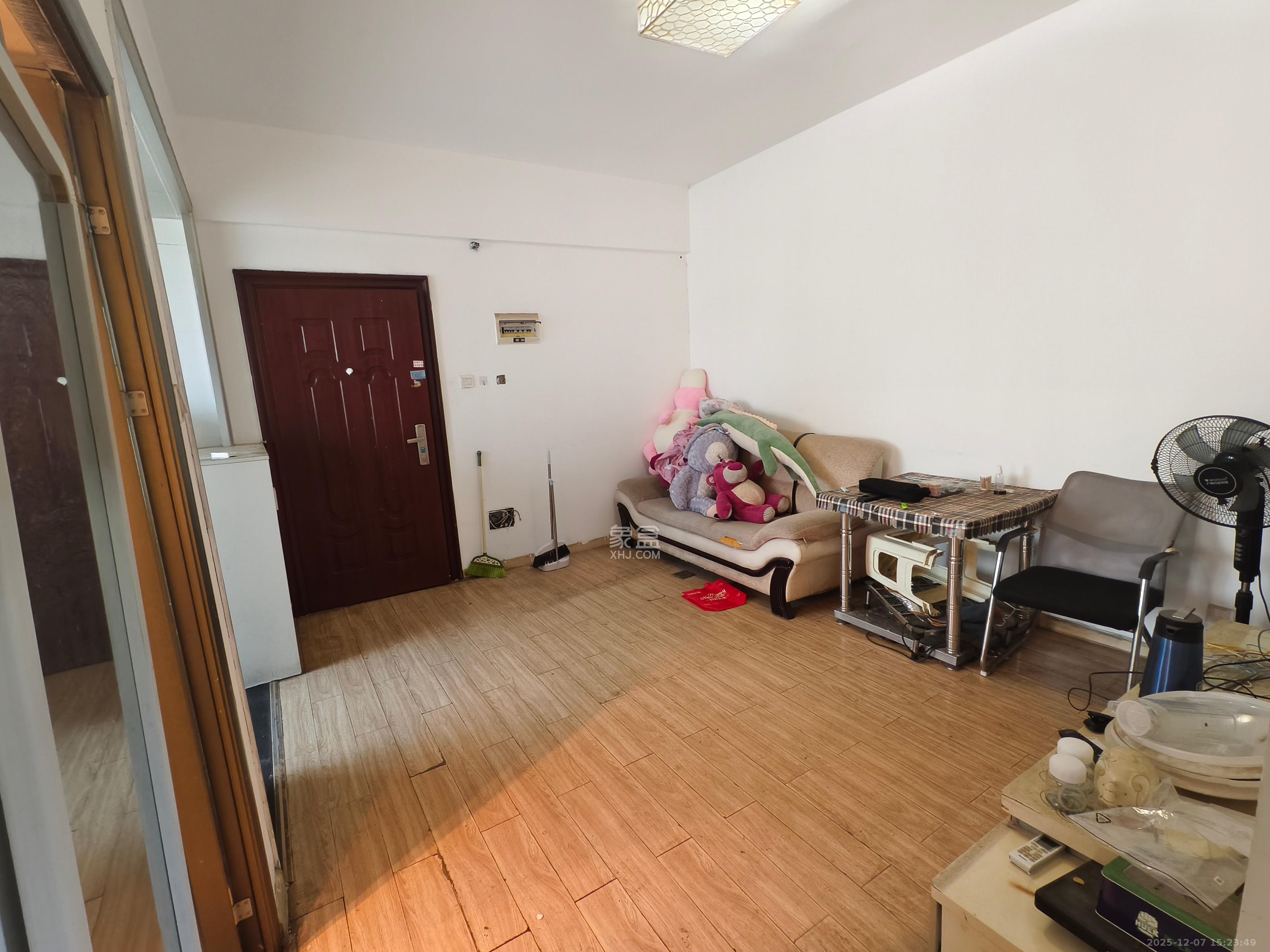 名富公寓  2室1厅1卫    1700.0元/月