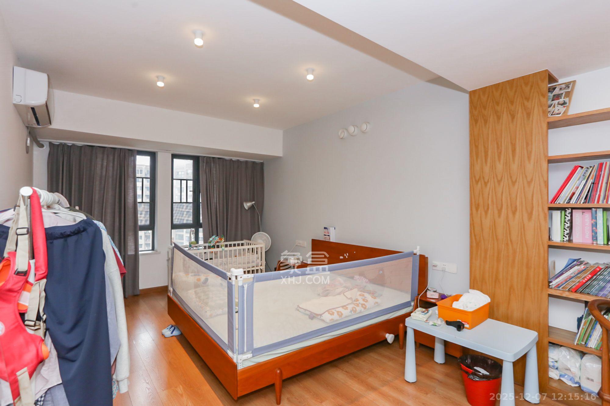 山水誉峰 4室2厅2卫 3800.0元/月 山水誉峰 4室2厅2卫 3800.0元/月室内图