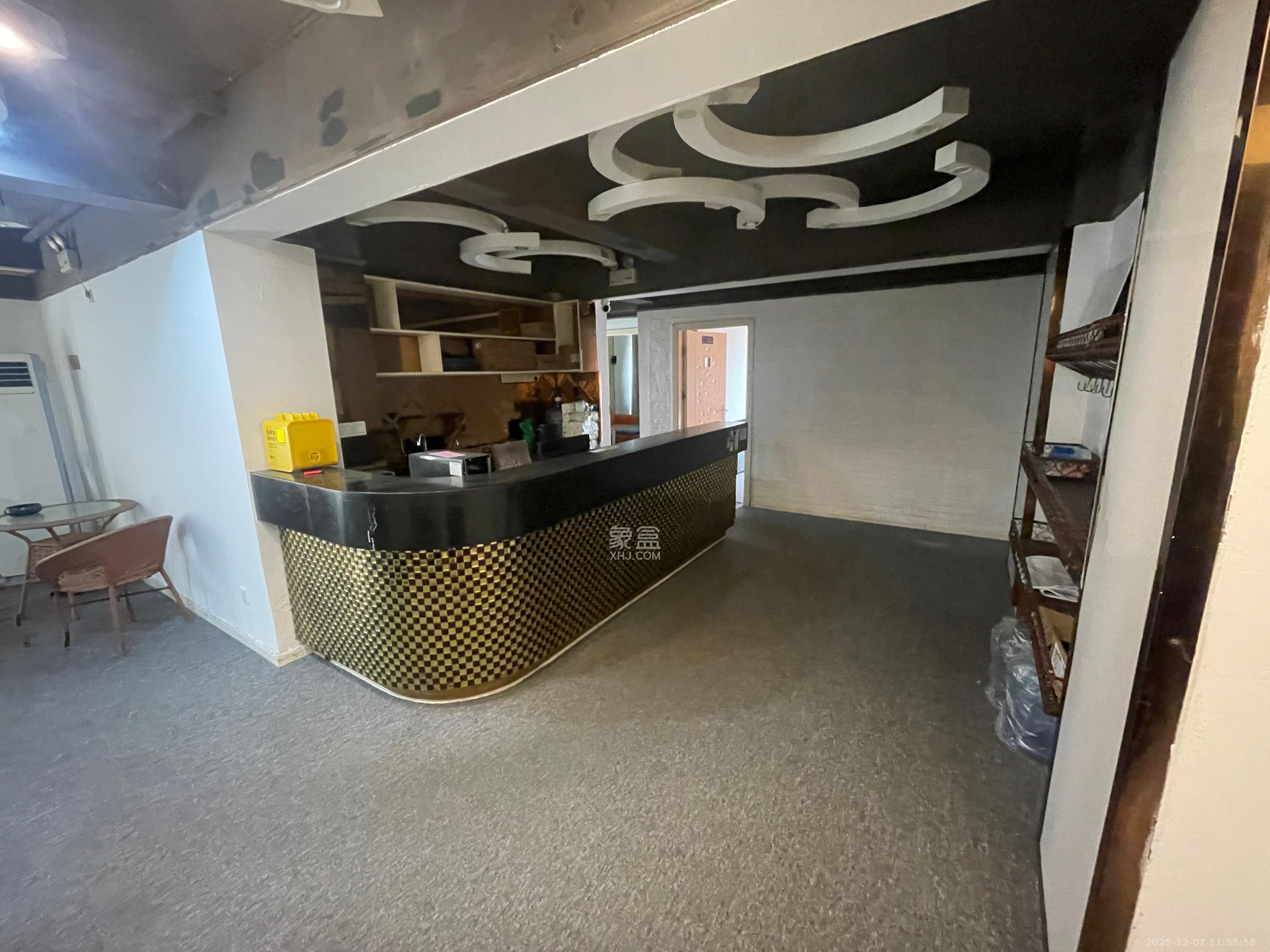 湘腾城市广场  4室2厅1卫    4000.0元/月