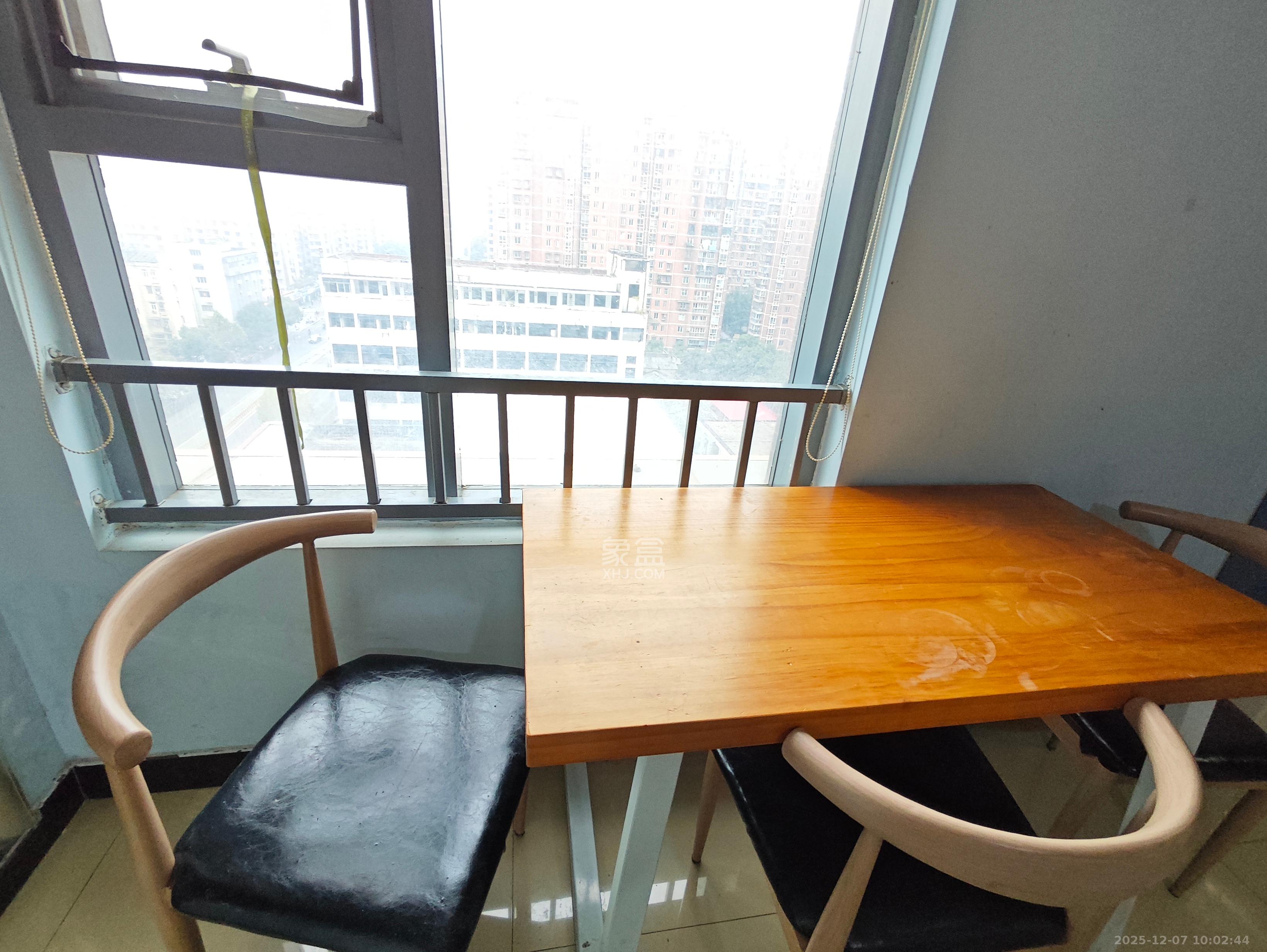 东怡外国（南湖一号)  2室1厅1卫    3200.0元/月室内图