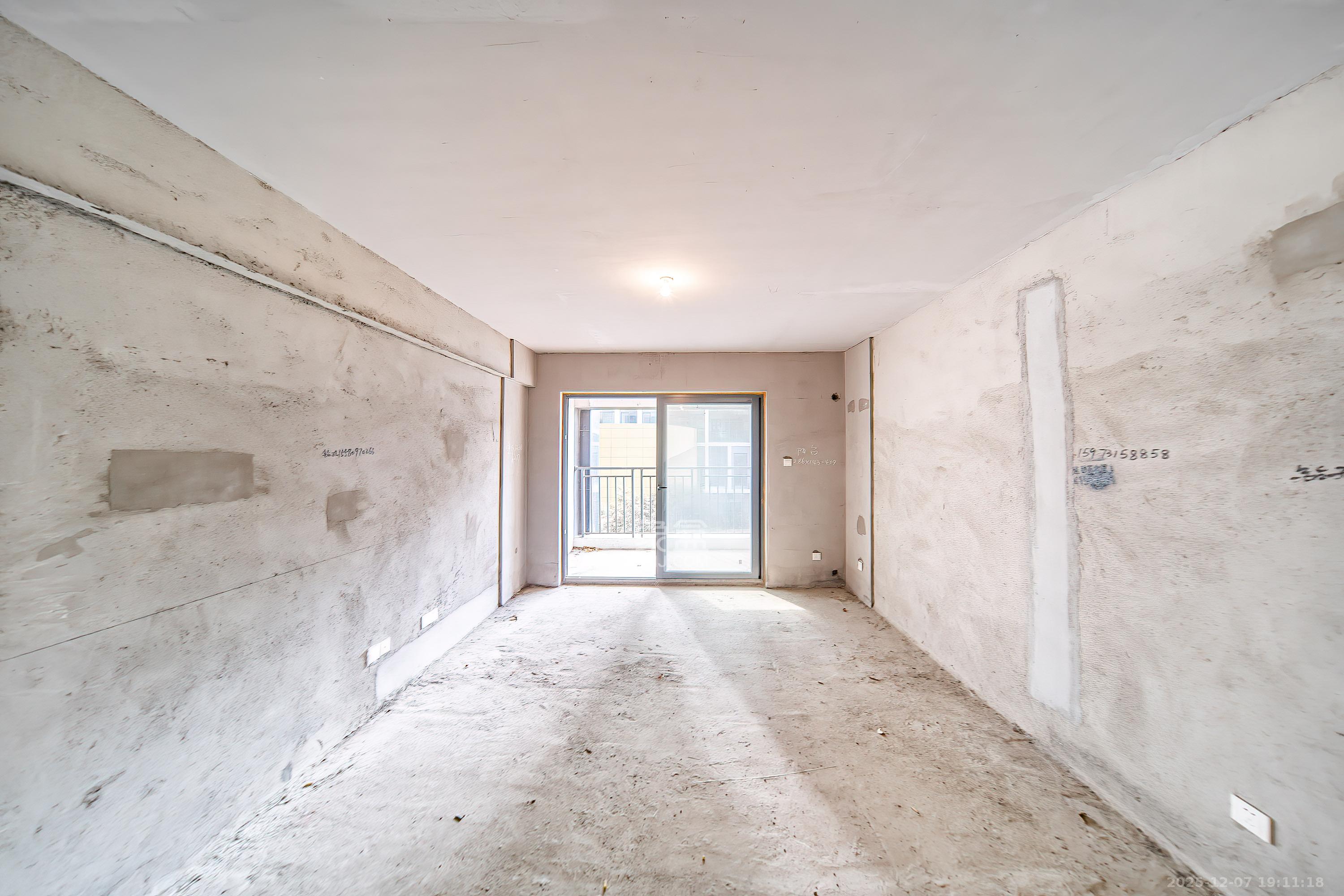 天健城  3室2厅1卫    136.0万