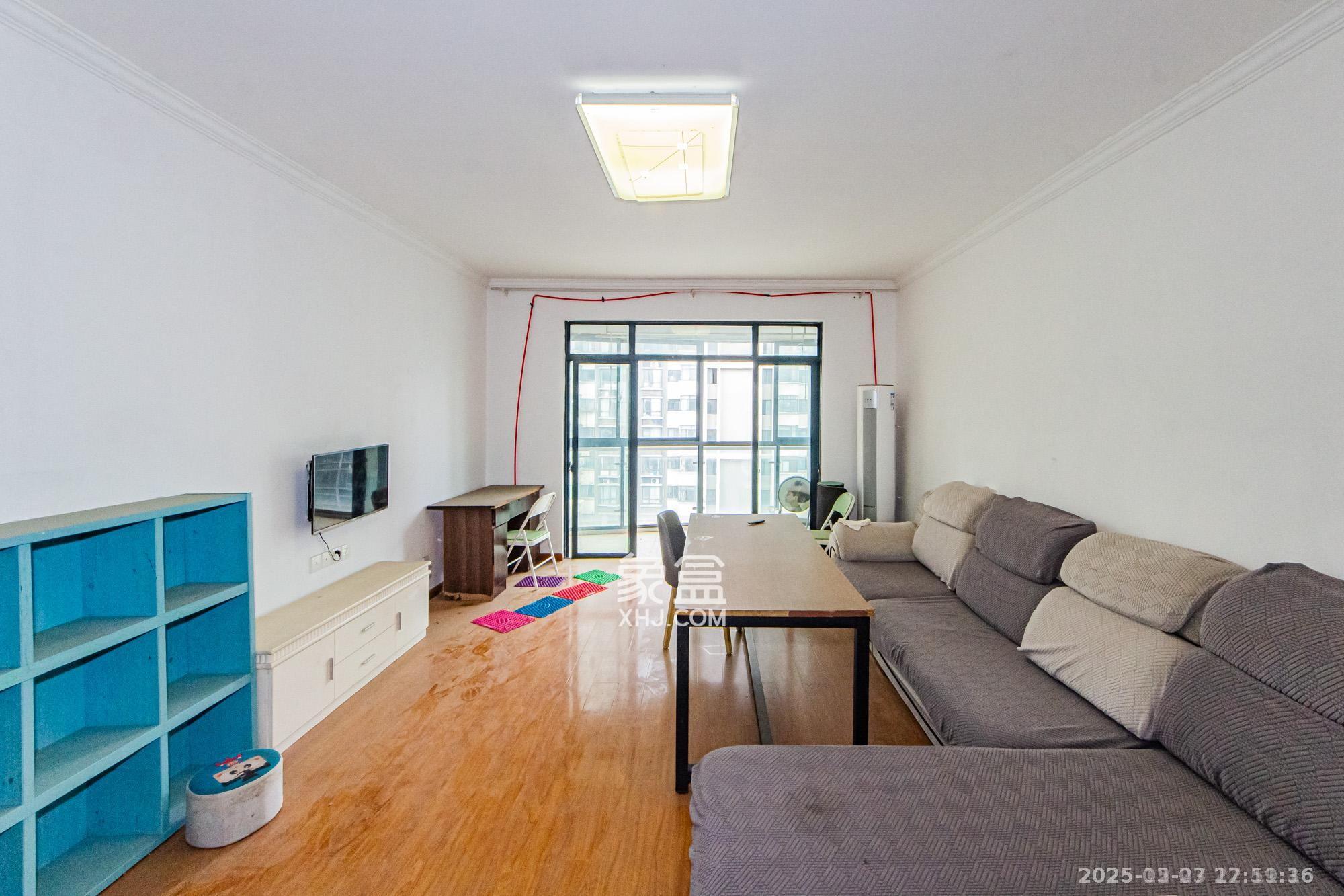 湘江世纪城达江苑  3室2厅2卫    2100.0元/月