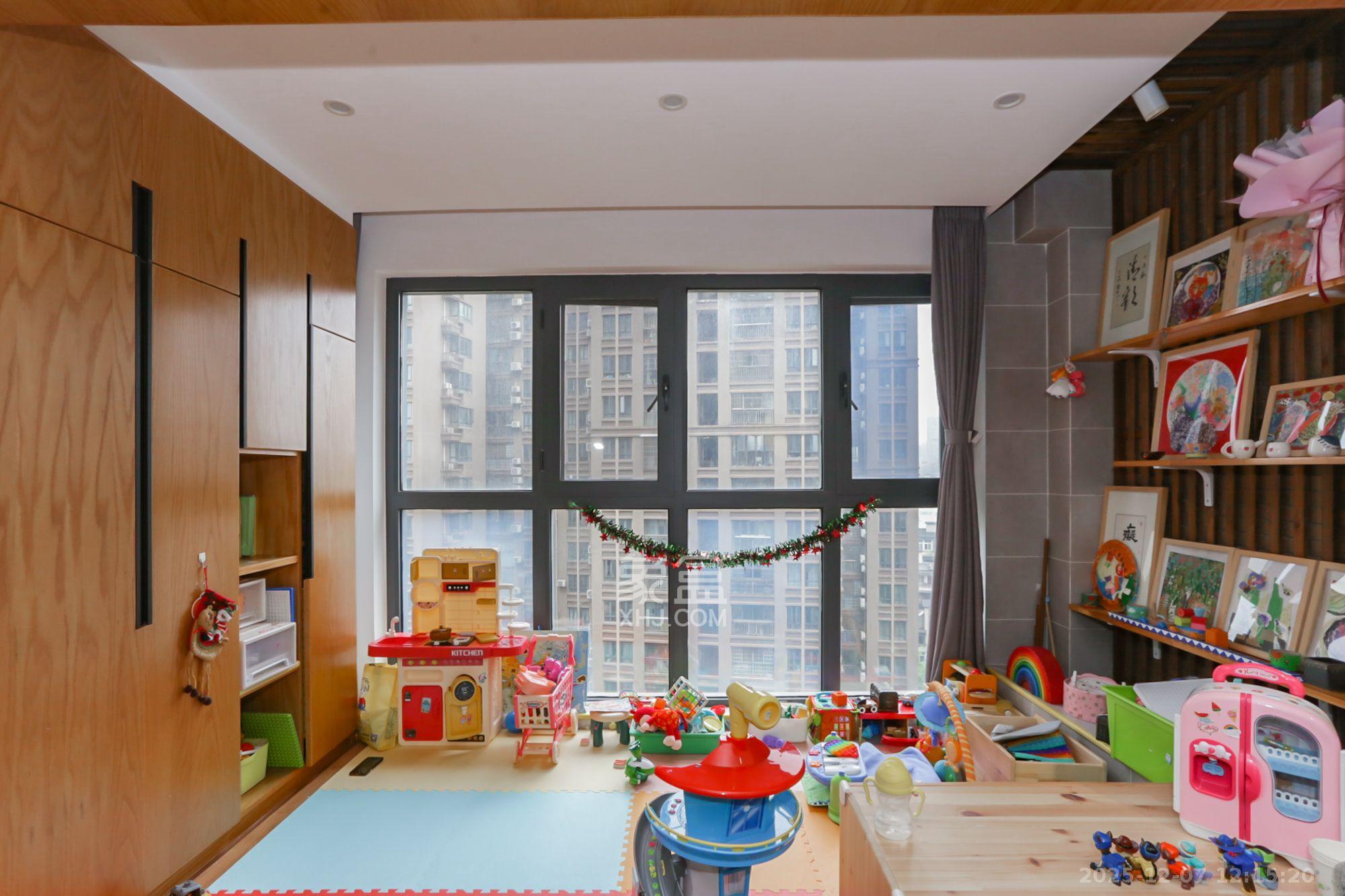 山水誉峰  4室2厅2卫    3800.0元/月室内图