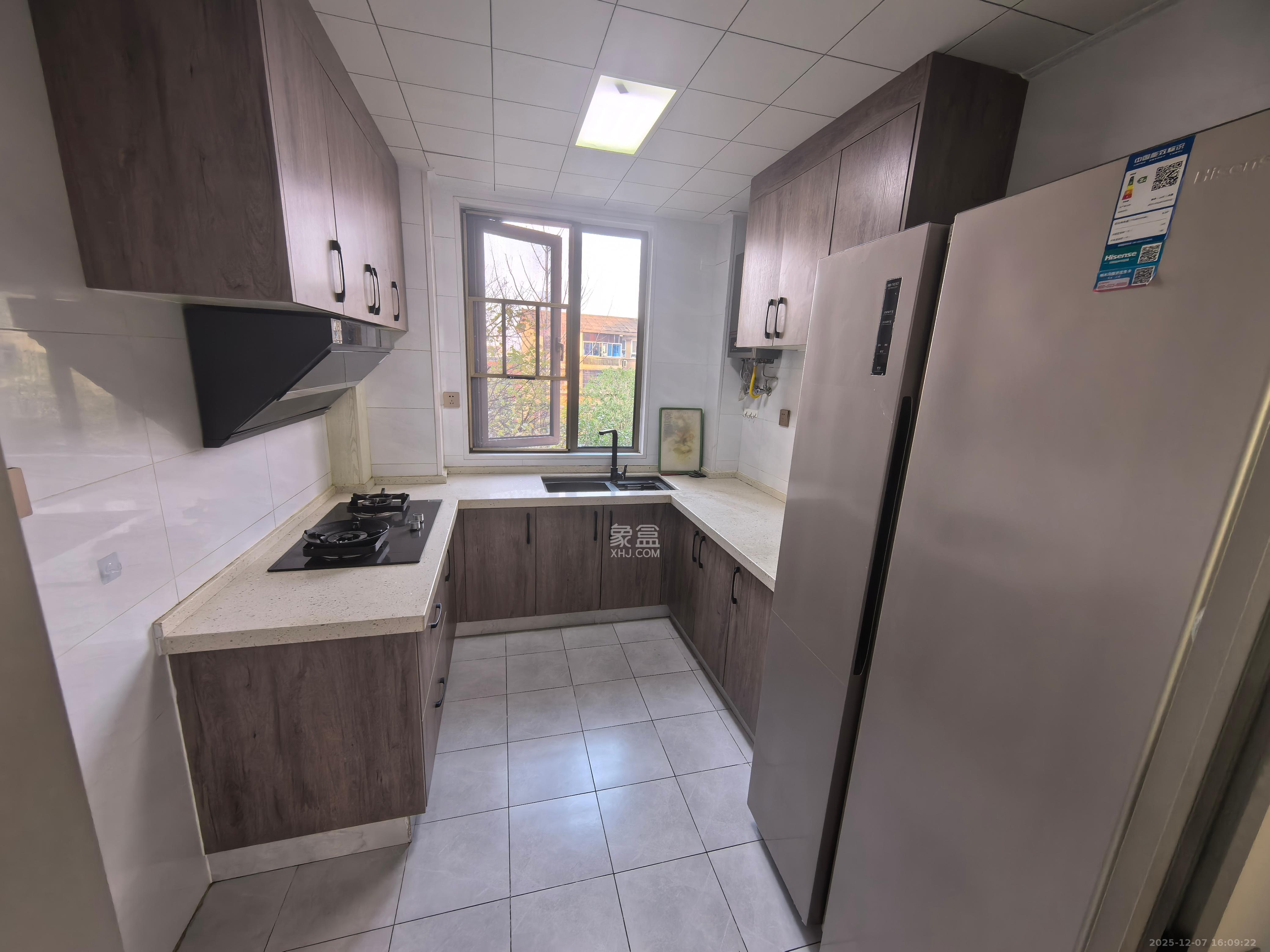 绿地湖湘中心  3室2厅2卫    6000.0元/月室内图